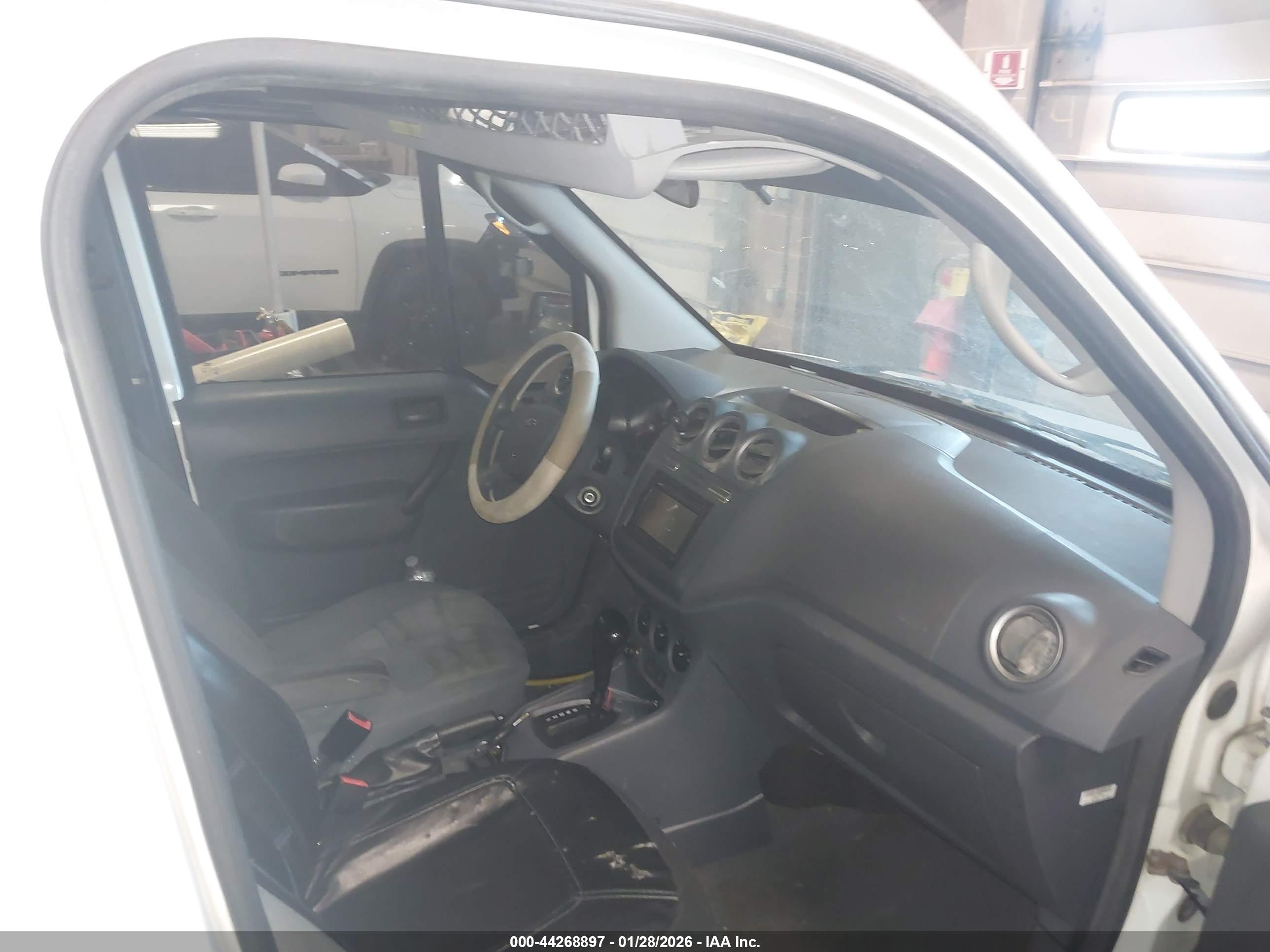 FORD TRANSIT image 5
