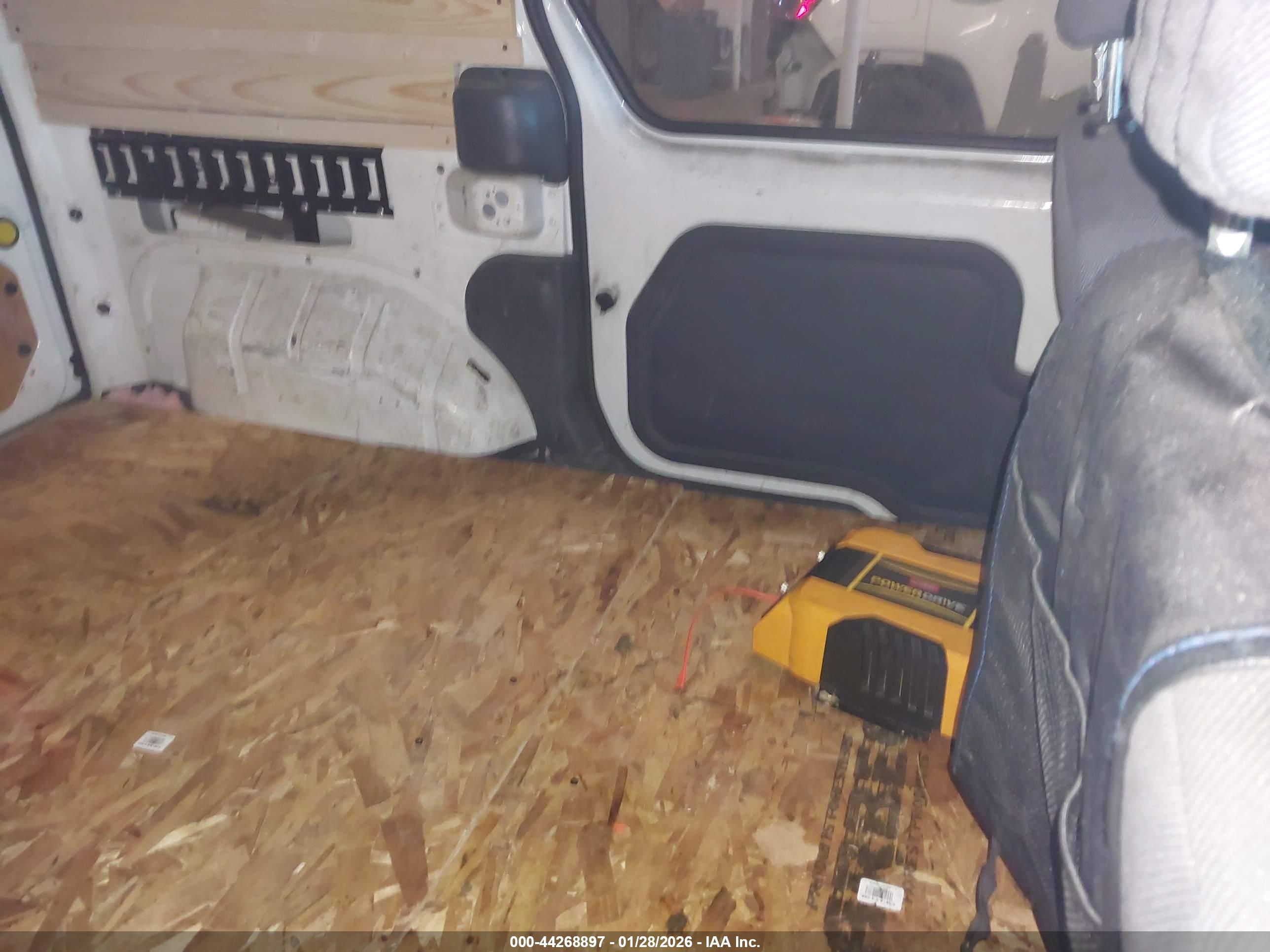 FORD TRANSIT image 8
