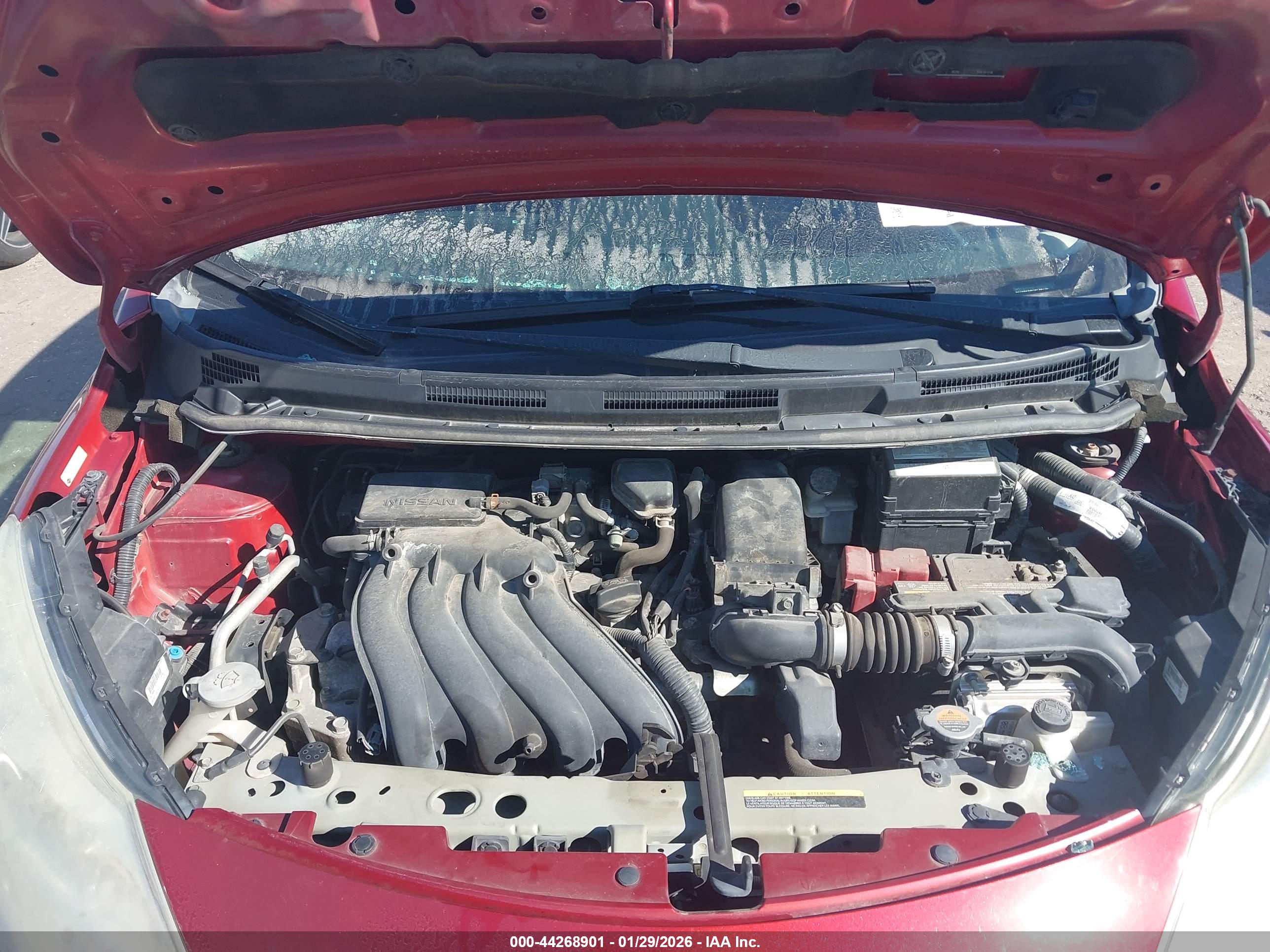 NISSAN VERSA image 10