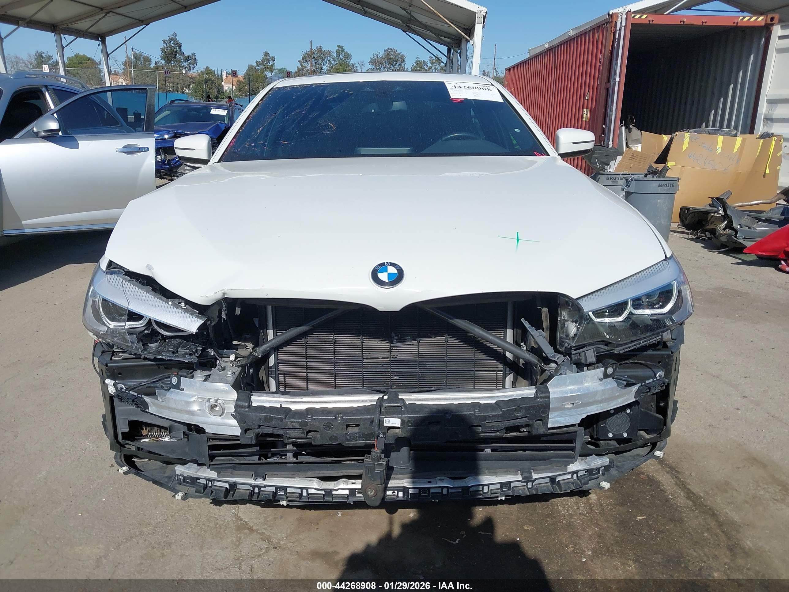 BMW 530E image 6