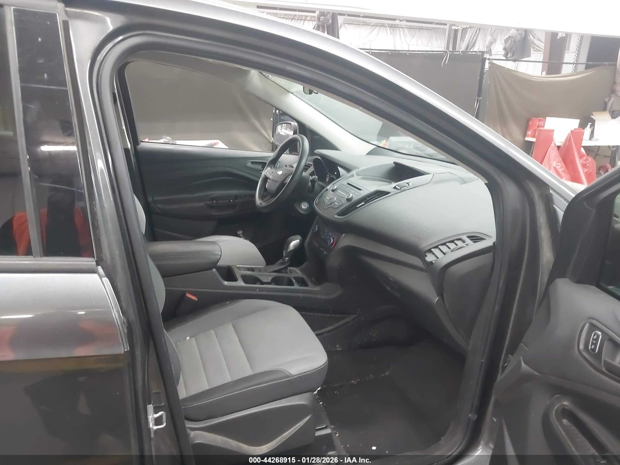 FORD ESCAPE image 5