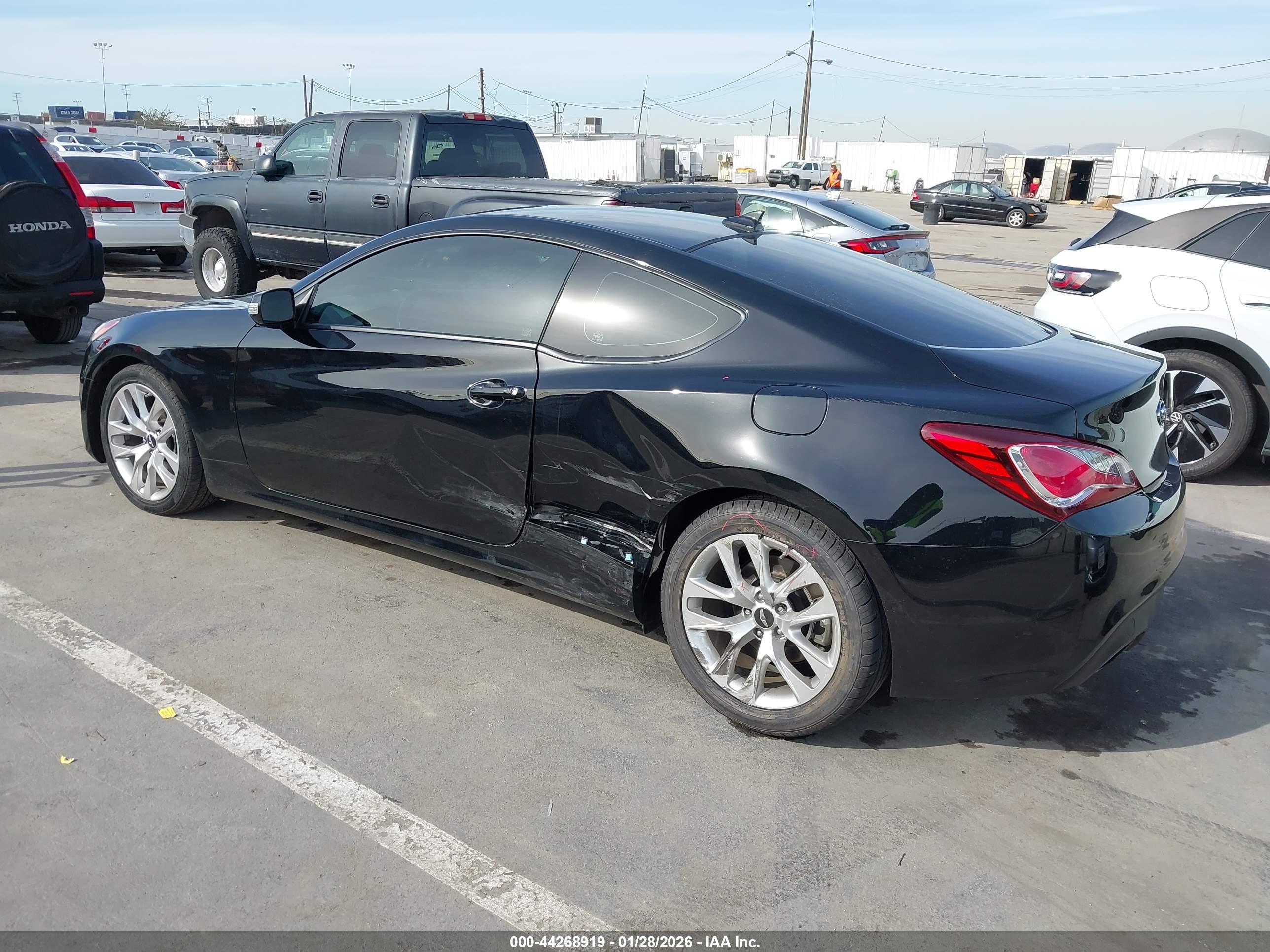 HYUNDAI GENESIS image 3