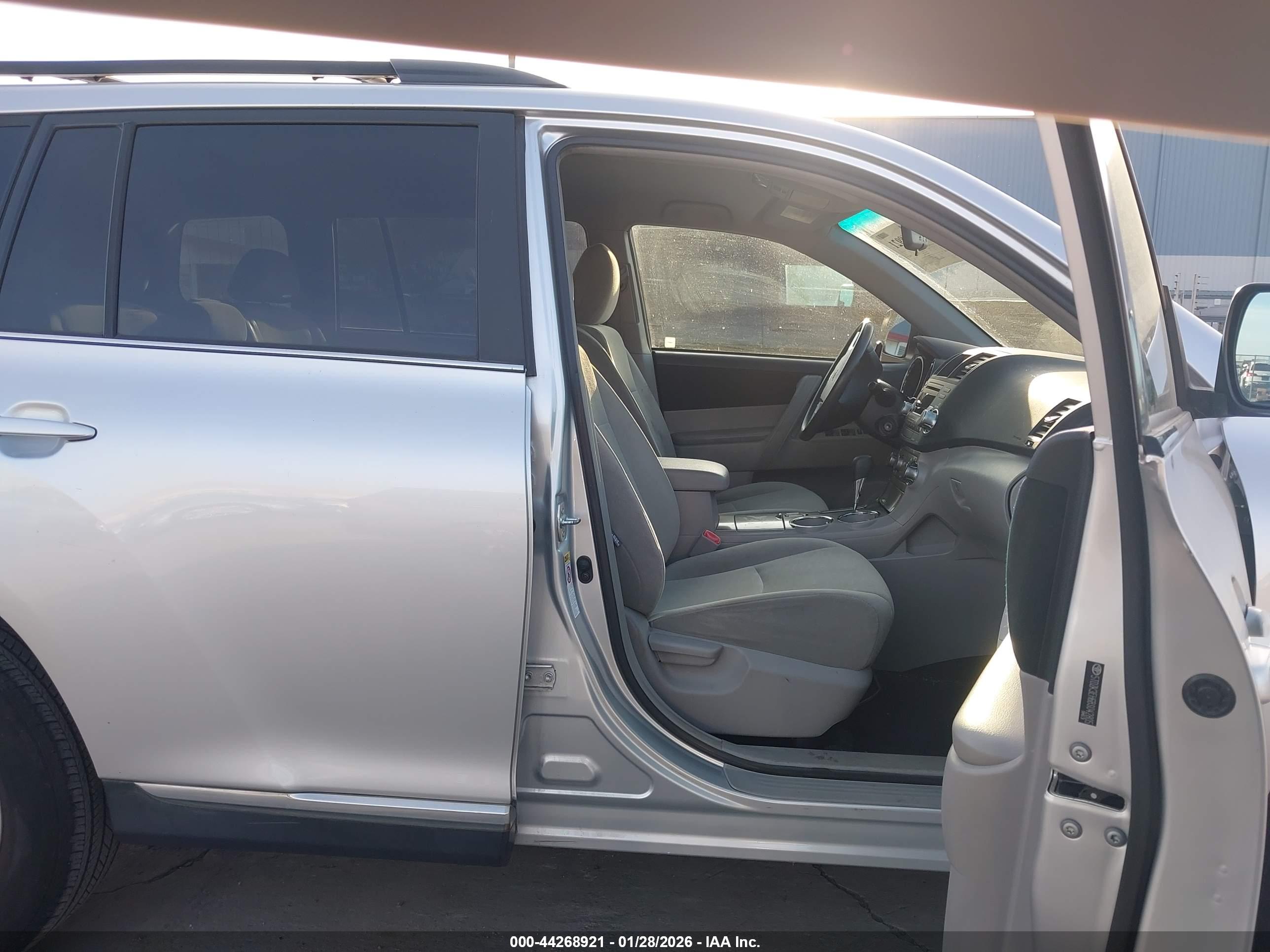 TOYOTA HIGHLANDER image 5