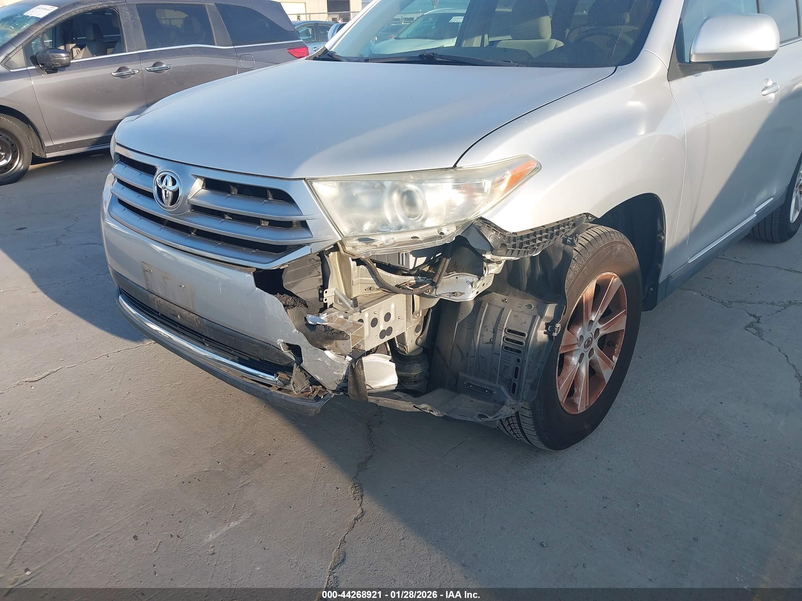 TOYOTA HIGHLANDER image 6