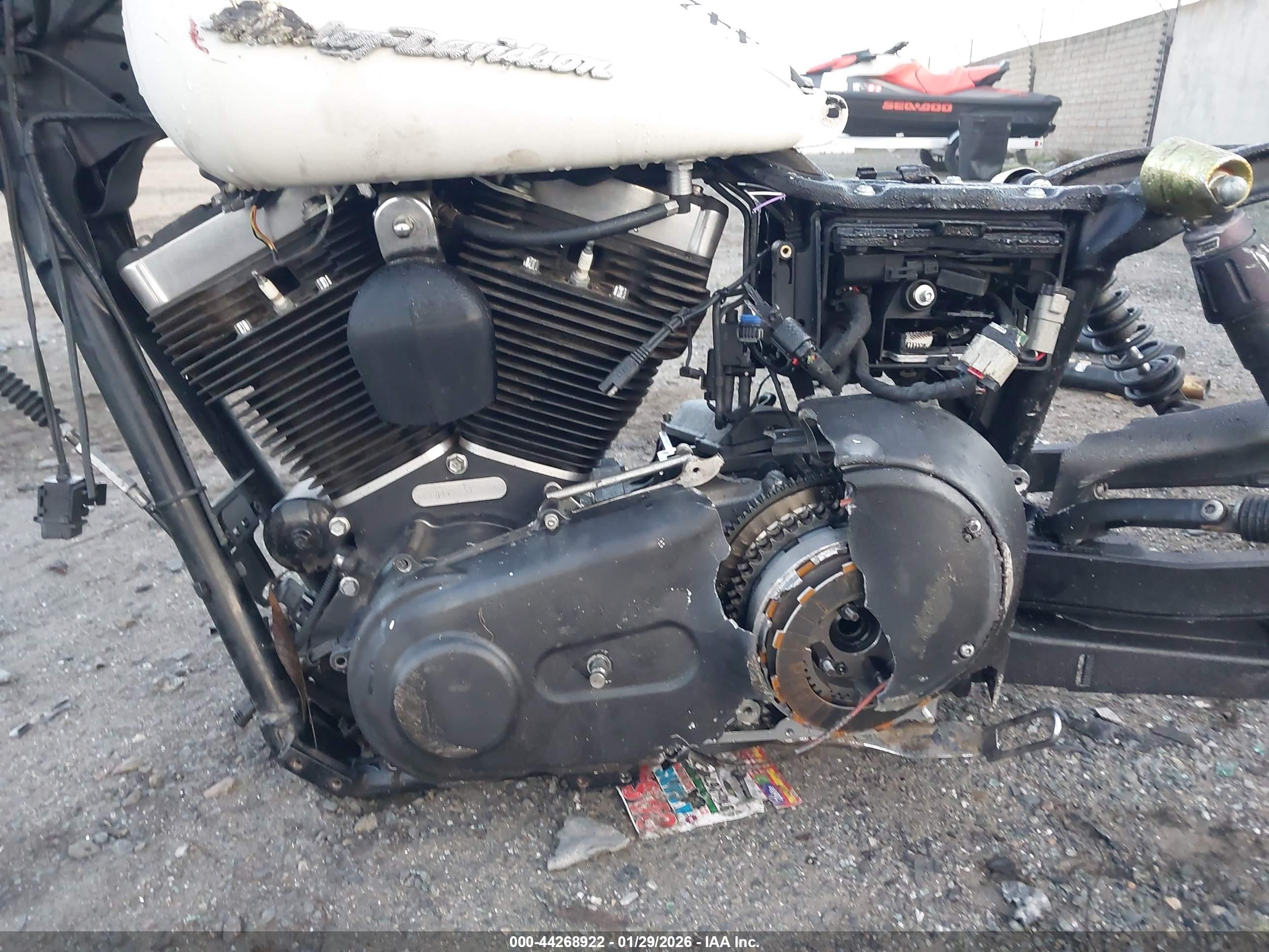 HARLEY-DAVIDSON FXDBP image 9