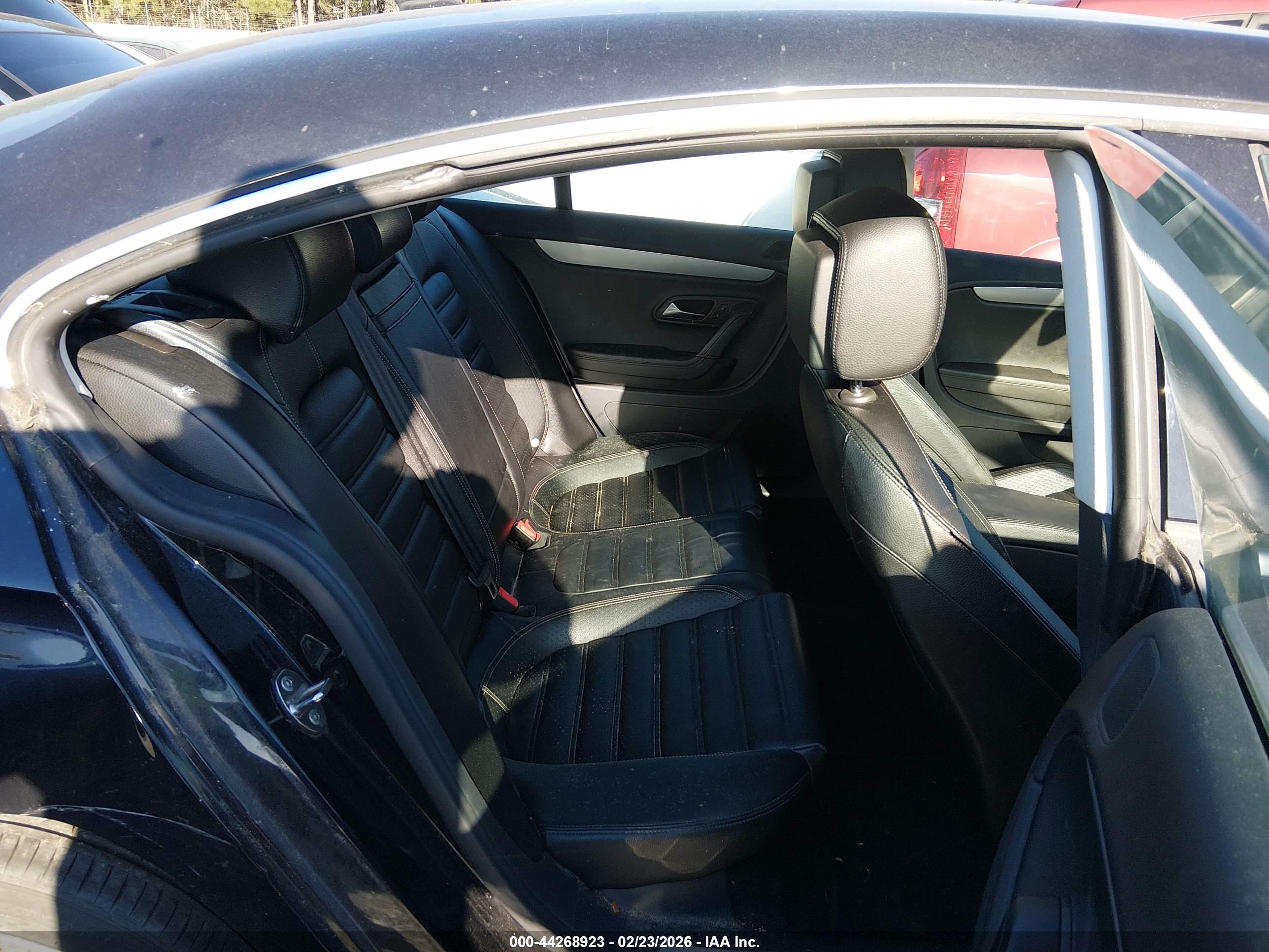 VOLKSWAGEN CC image 8
