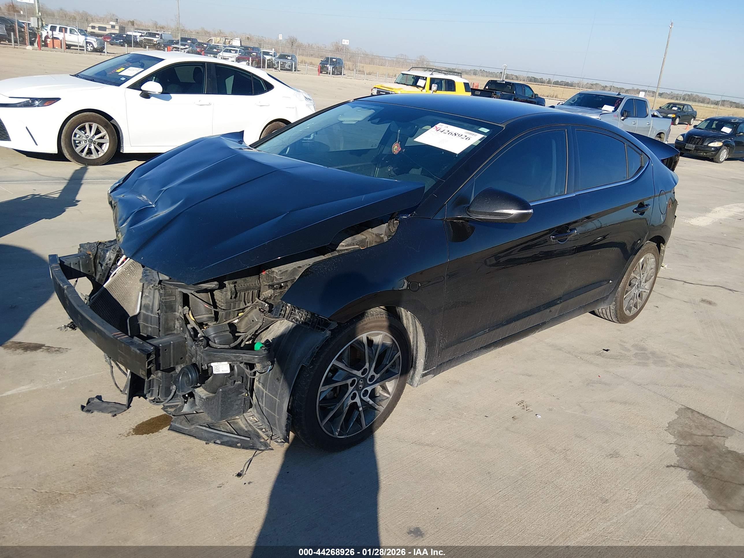 HYUNDAI ELANTRA image 2