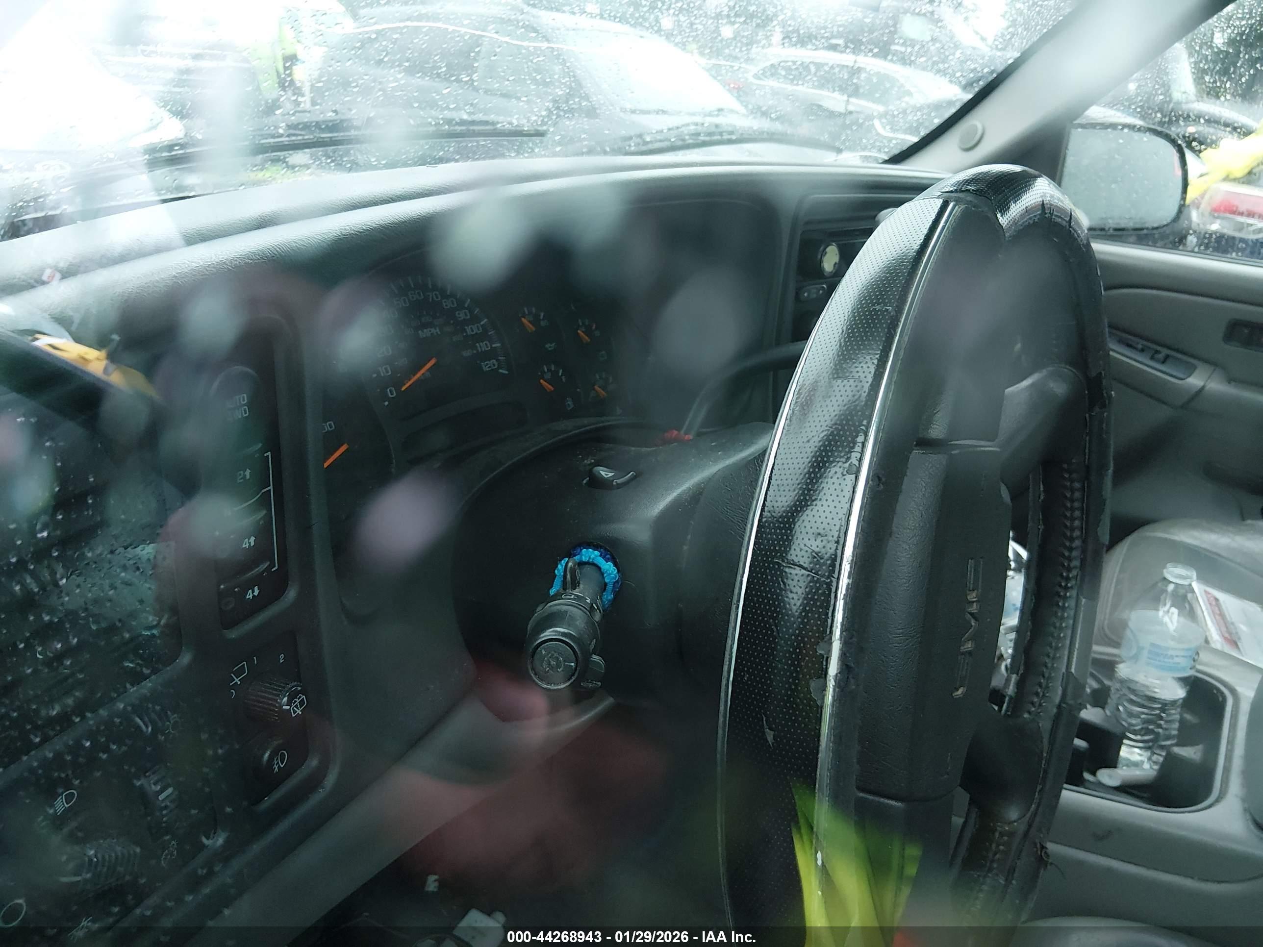 GMC YUKON image 7