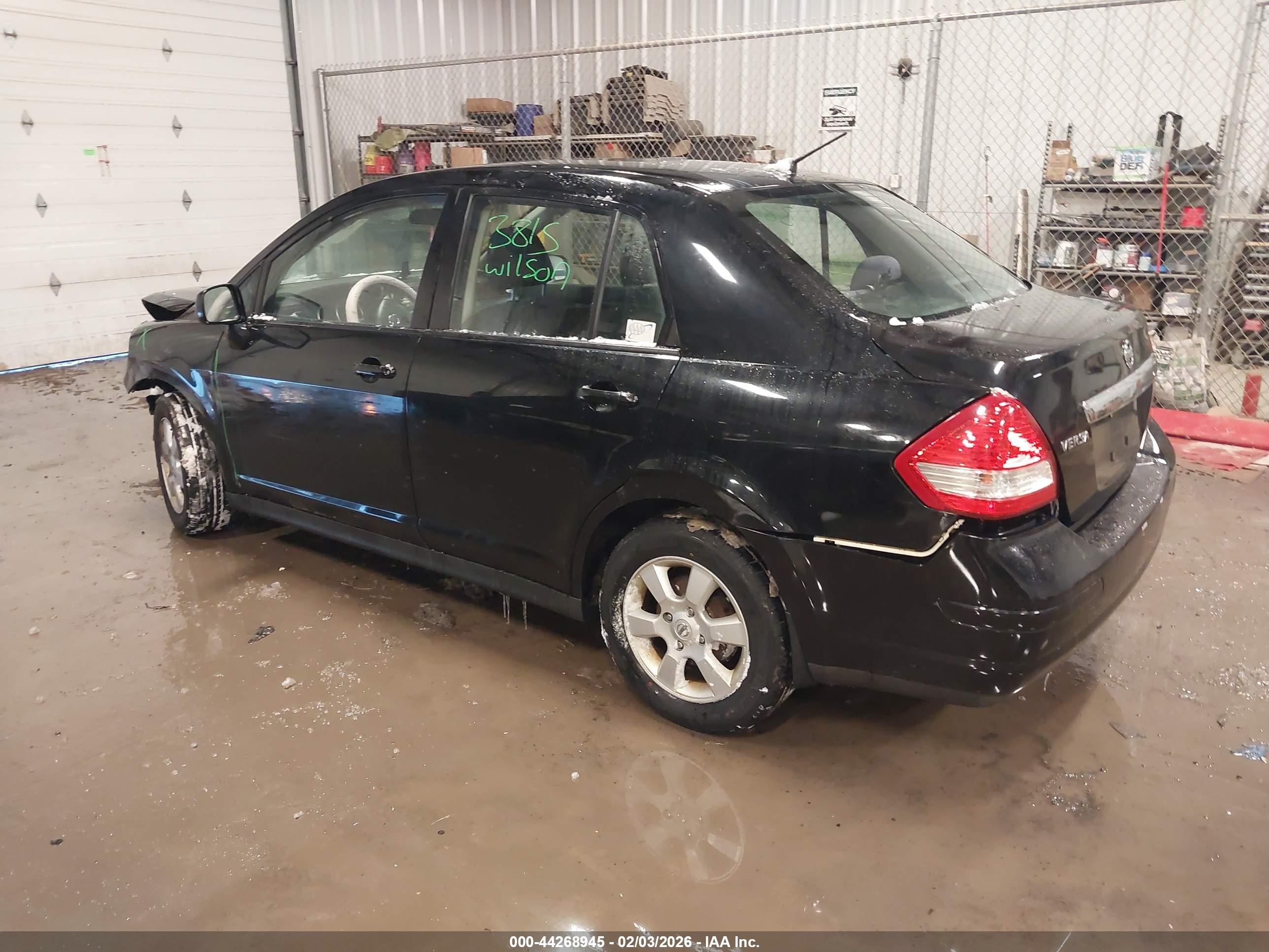 NISSAN VERSA image 3