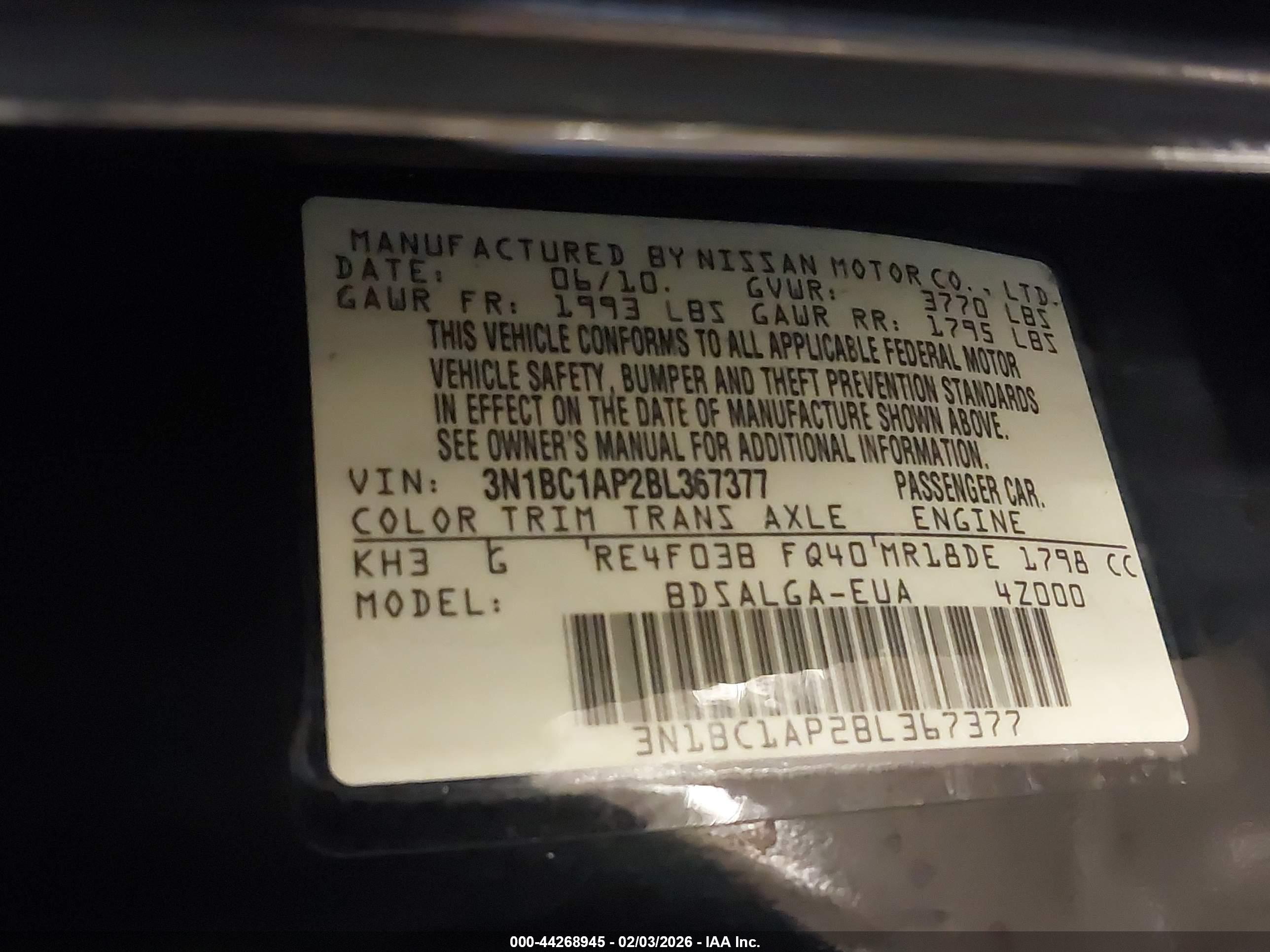 NISSAN VERSA image 9