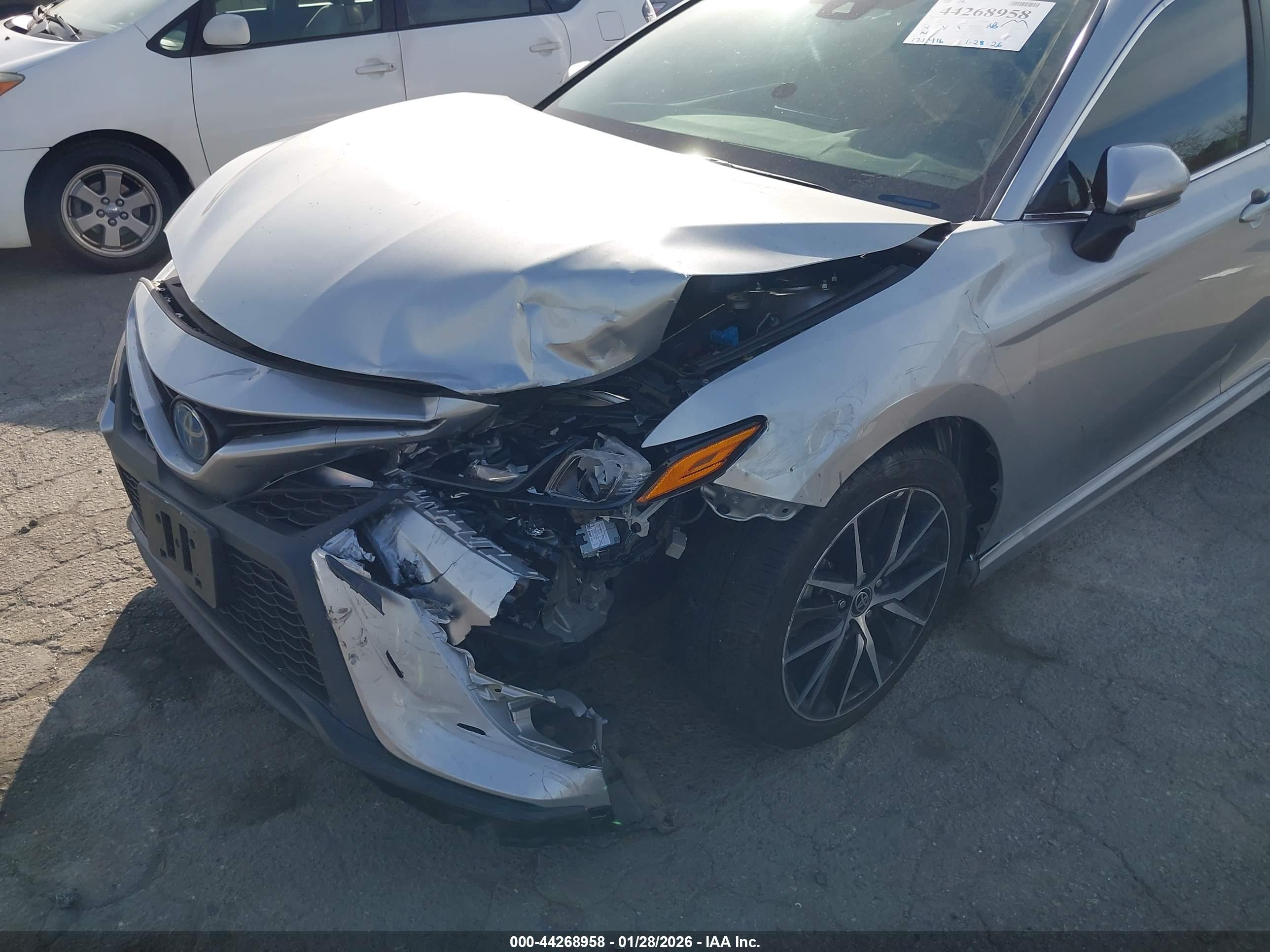 TOYOTA CAMRY image 6