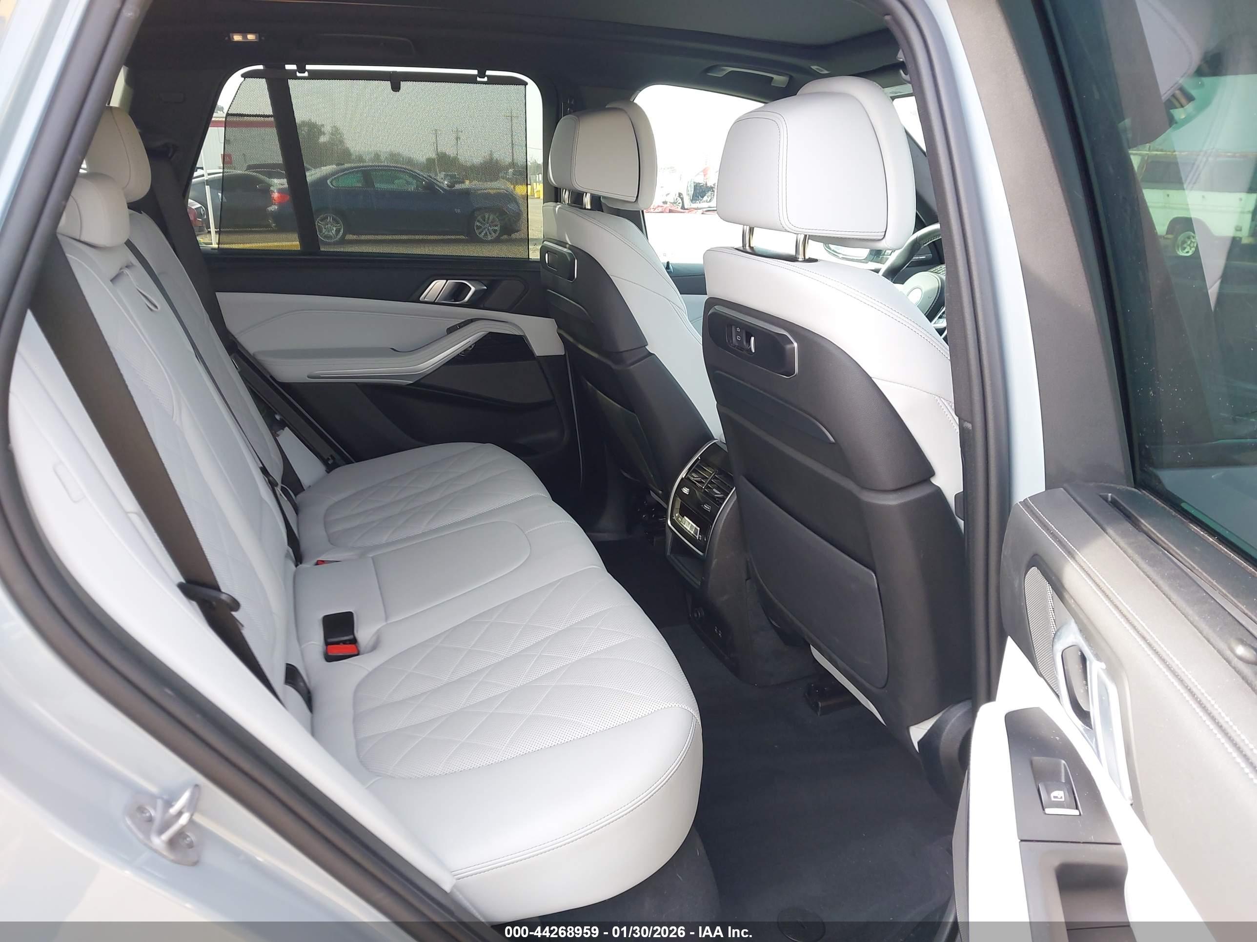 BMW X5 image 8