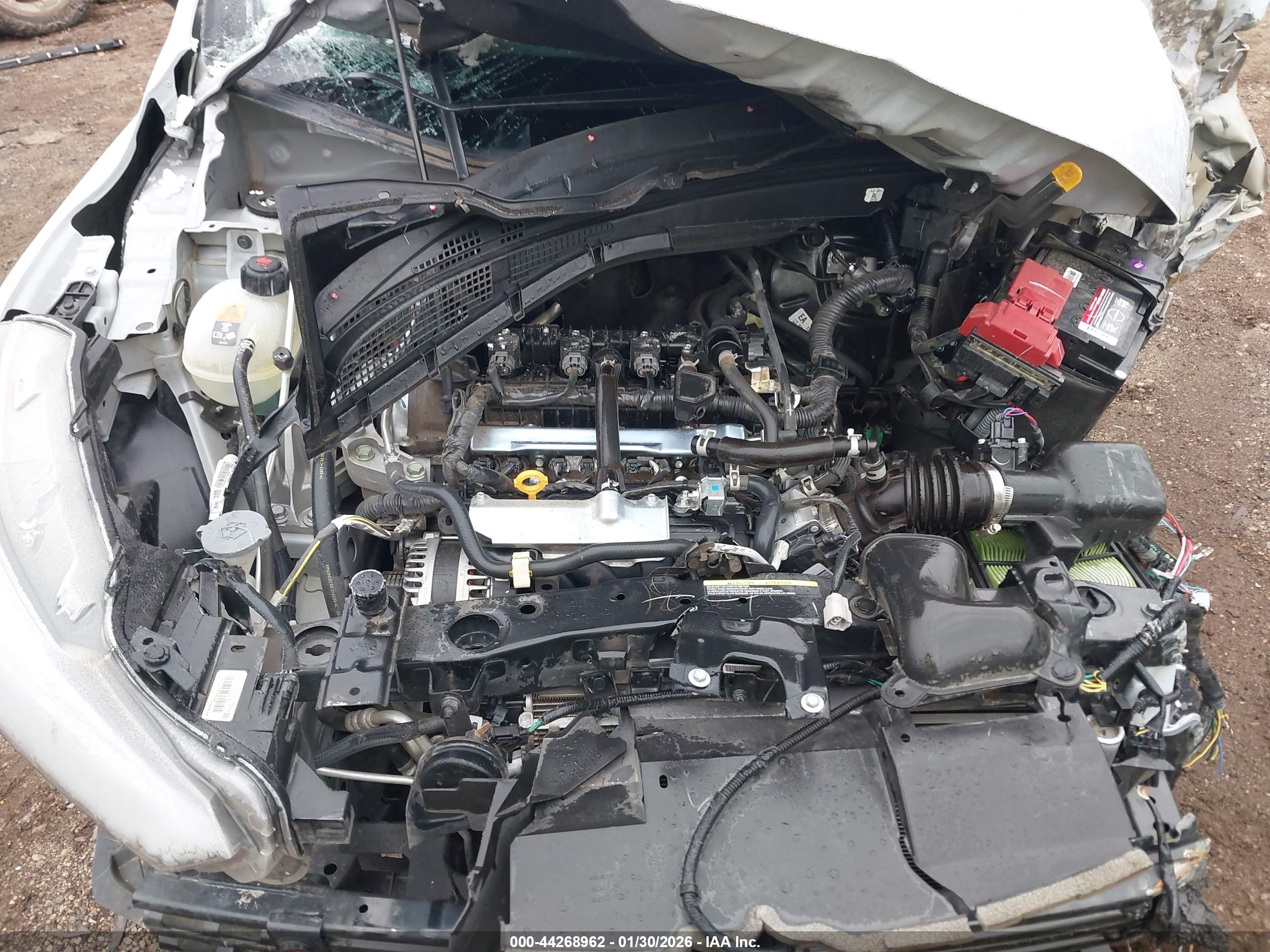 NISSAN VERSA image 10