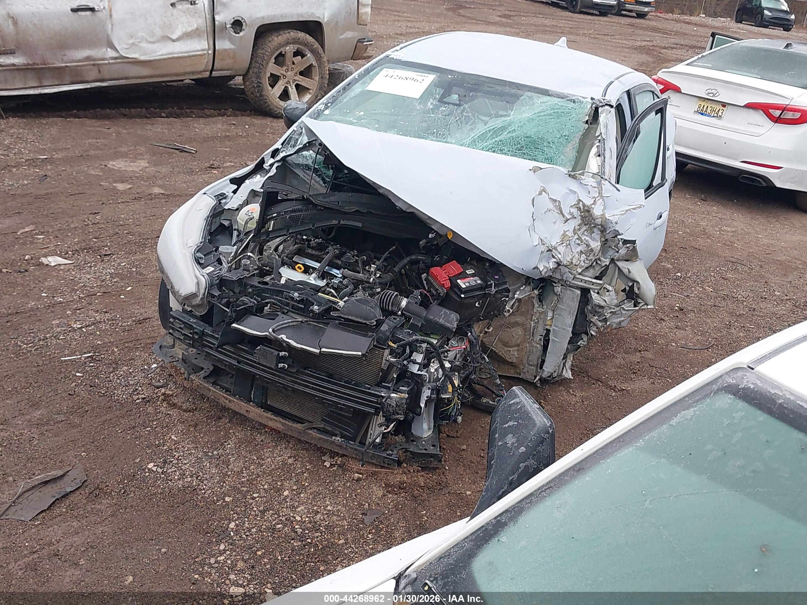 NISSAN VERSA image 2
