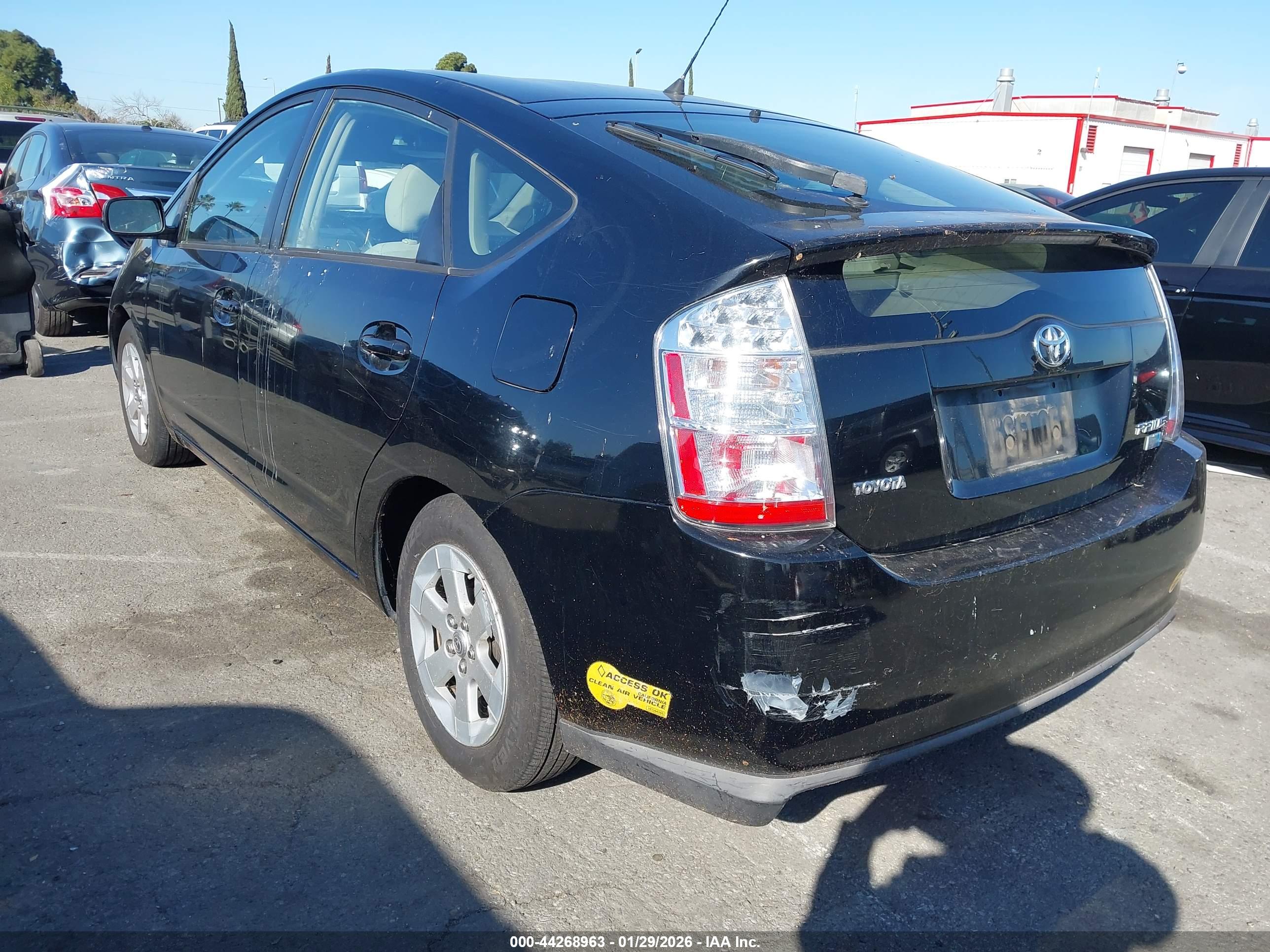 TOYOTA PRIUS image 3