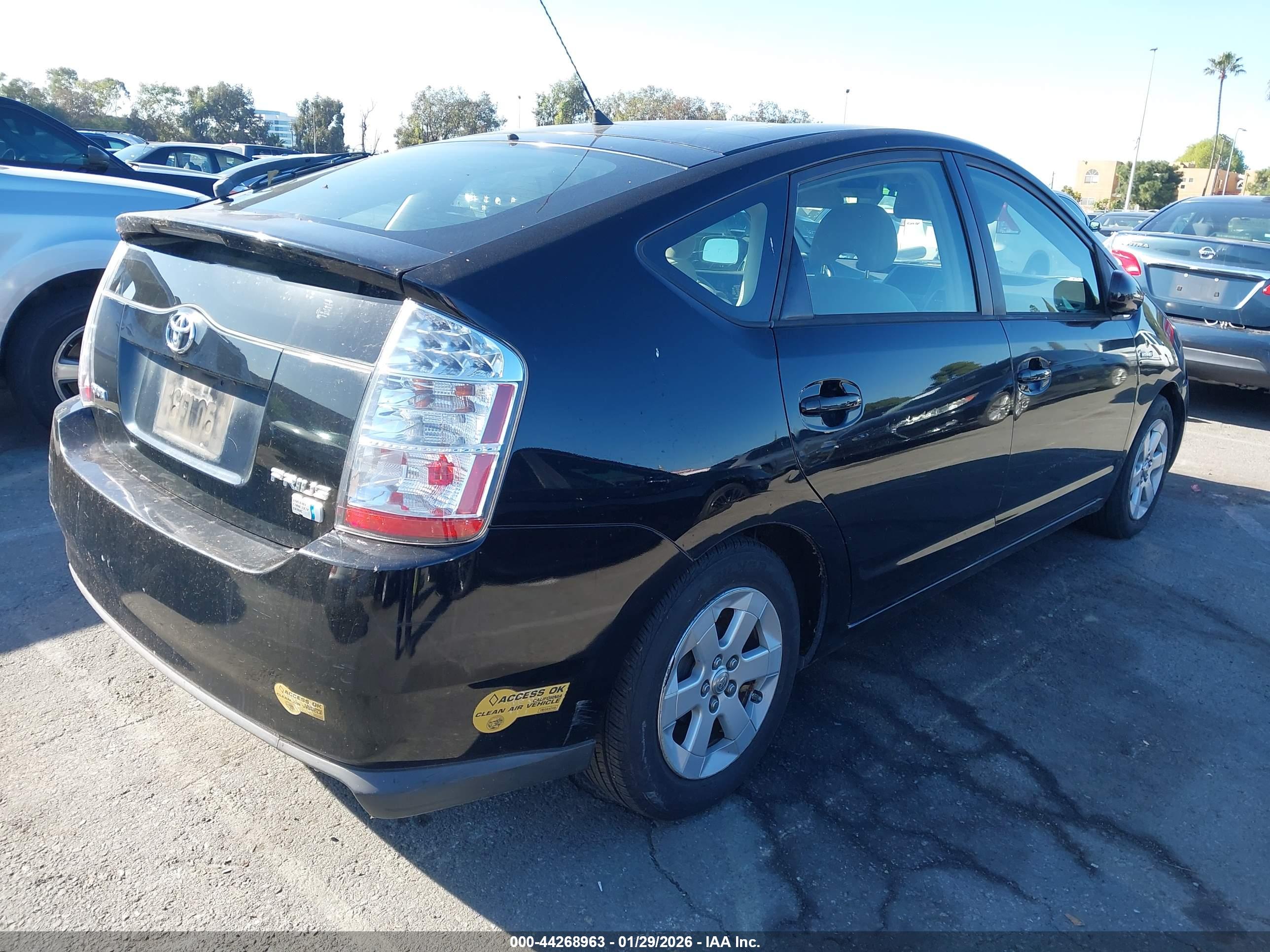 TOYOTA PRIUS image 4