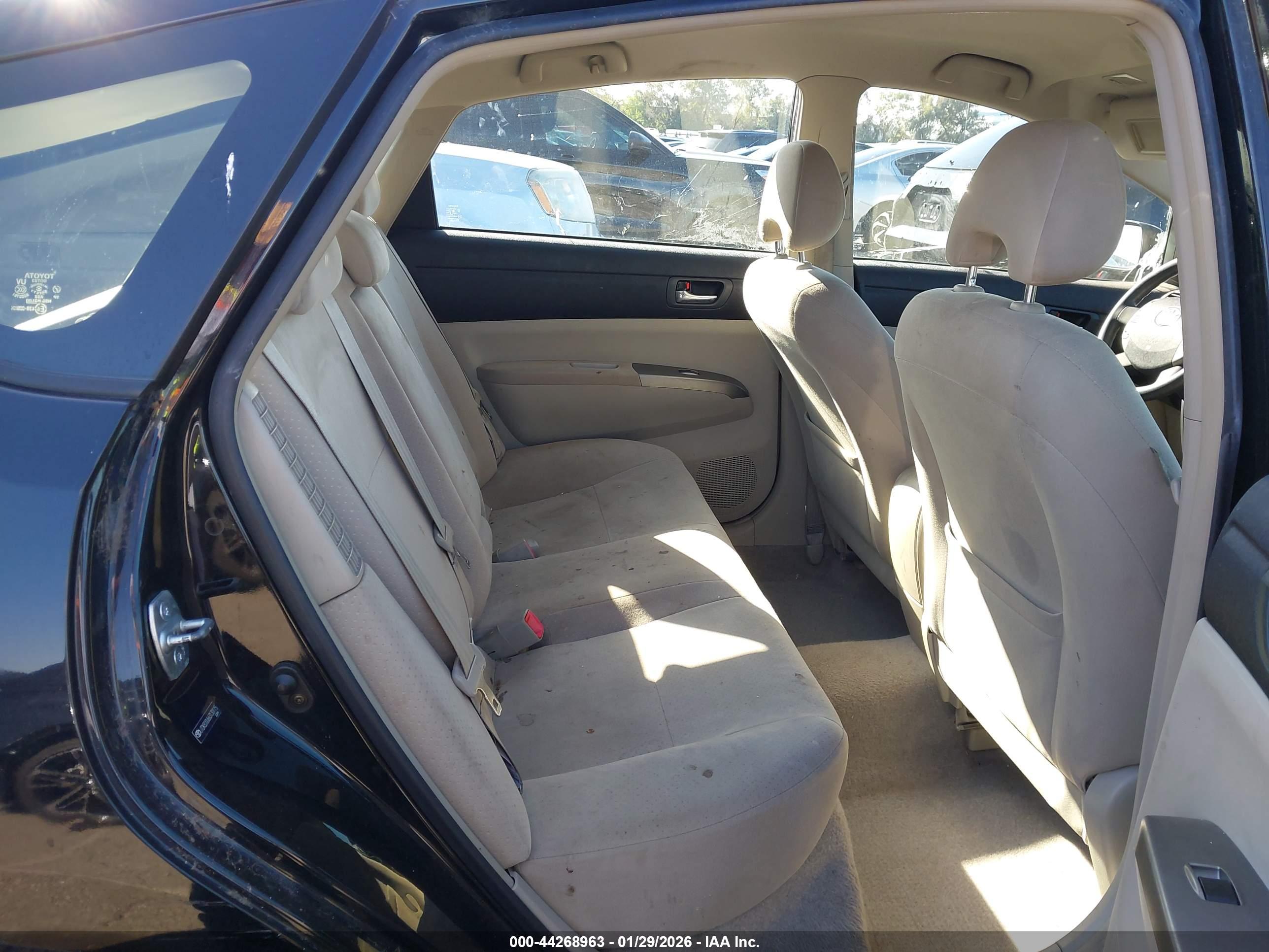 TOYOTA PRIUS image 8