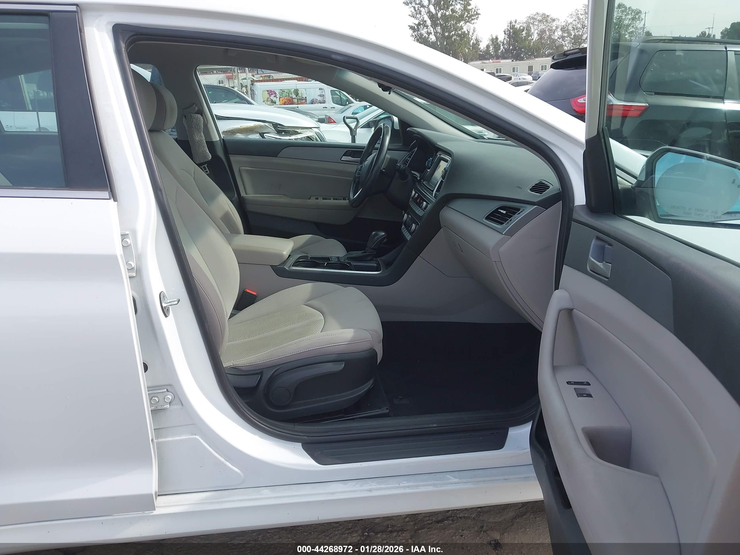 HYUNDAI SONATA image 5