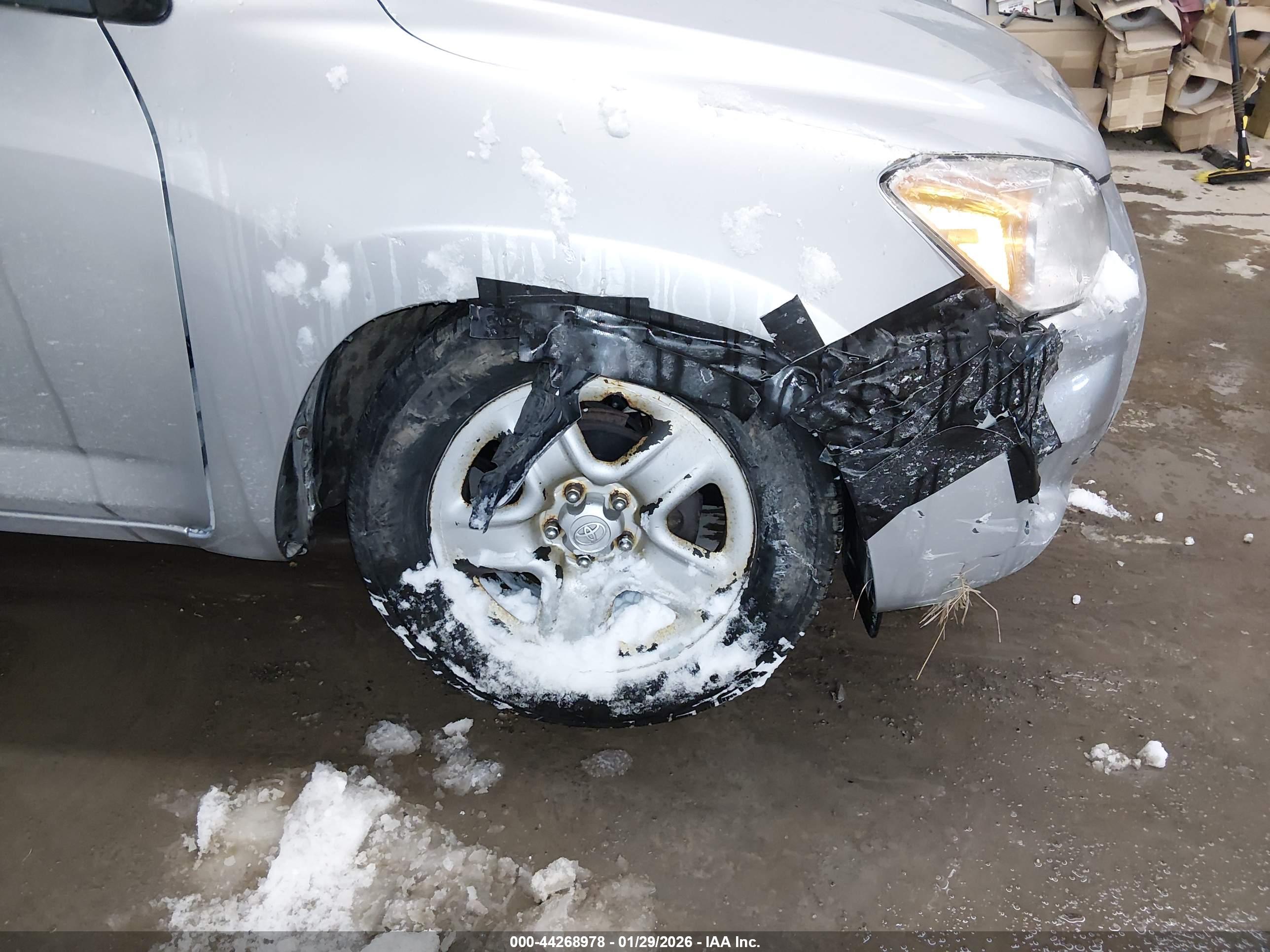 TOYOTA RAV4 image 6