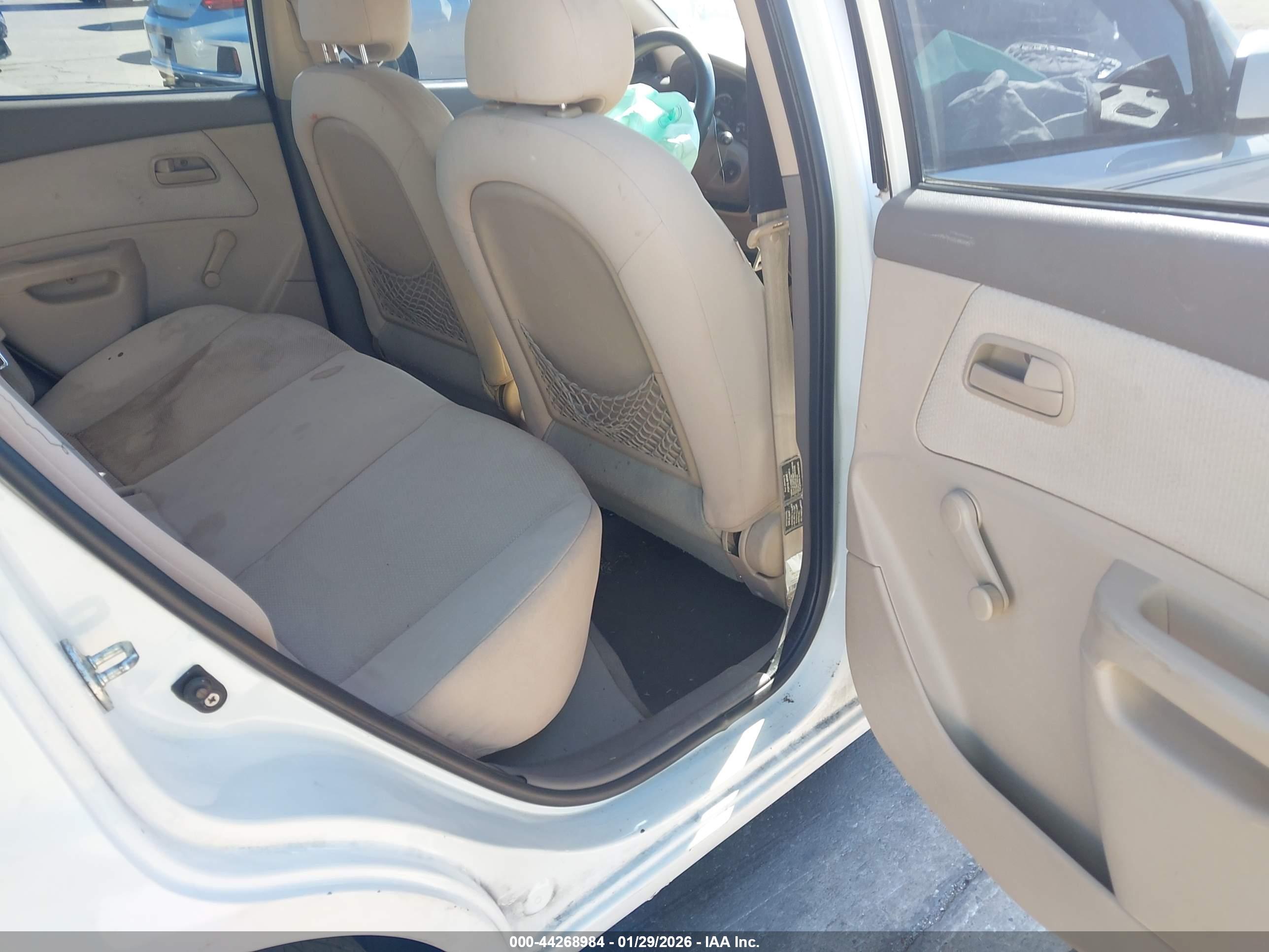 KIA RIO image 8