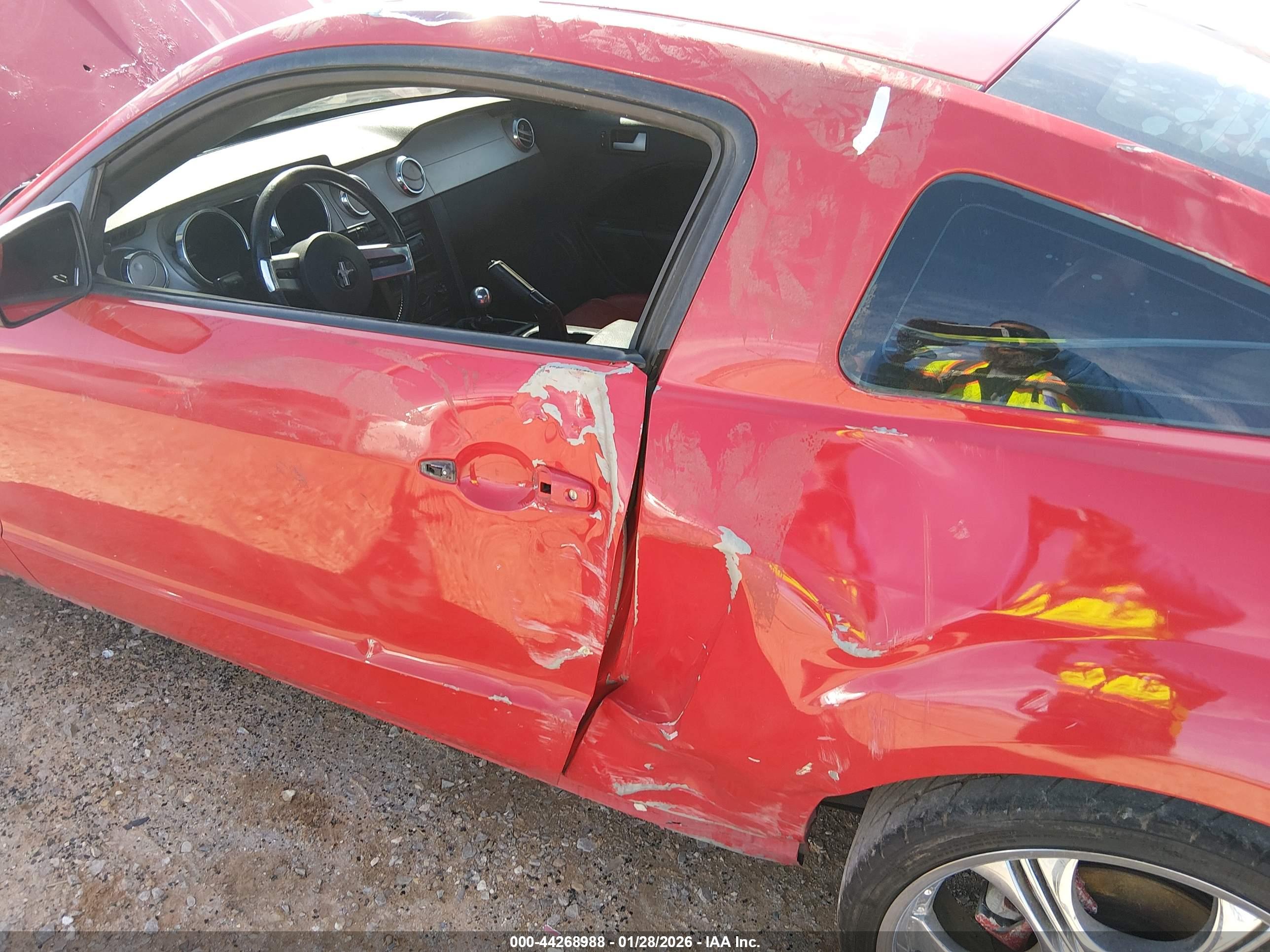 FORD MUSTANG image 6