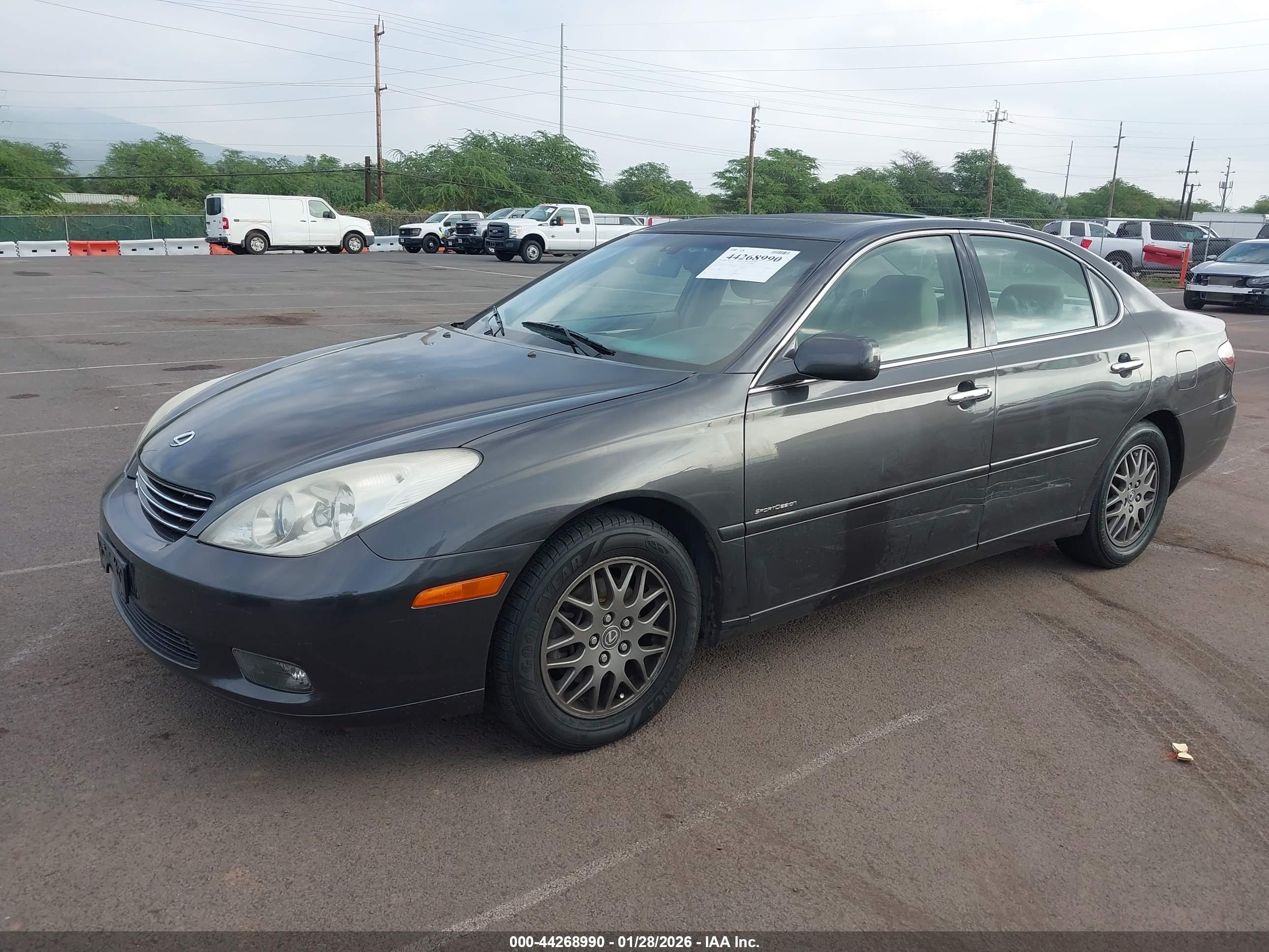 LEXUS ES image 2