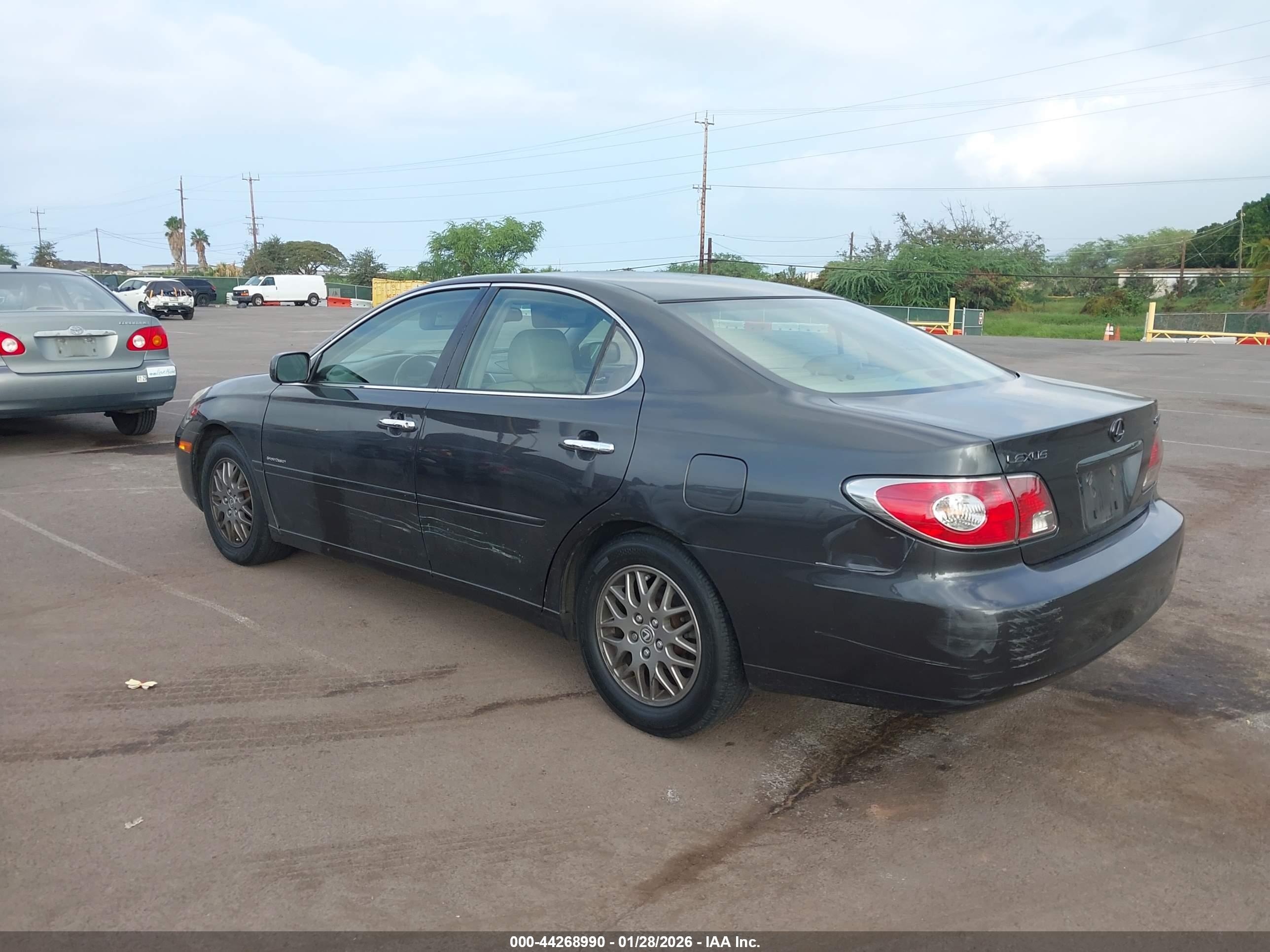 LEXUS ES image 3