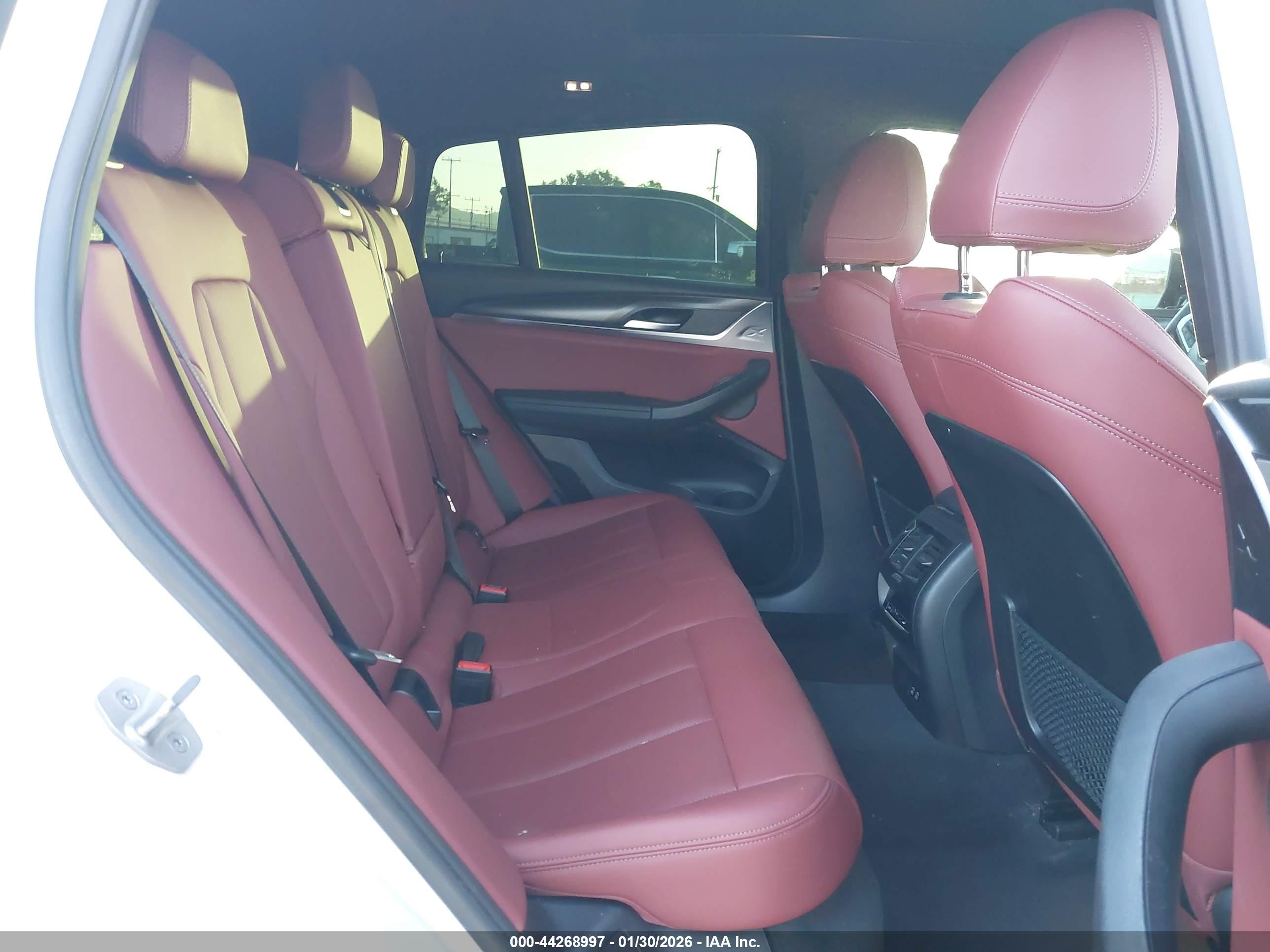 BMW X4 image 8