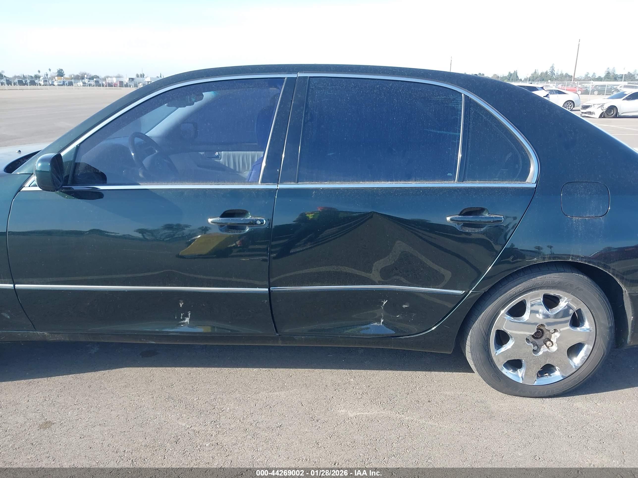 LEXUS LS image 6