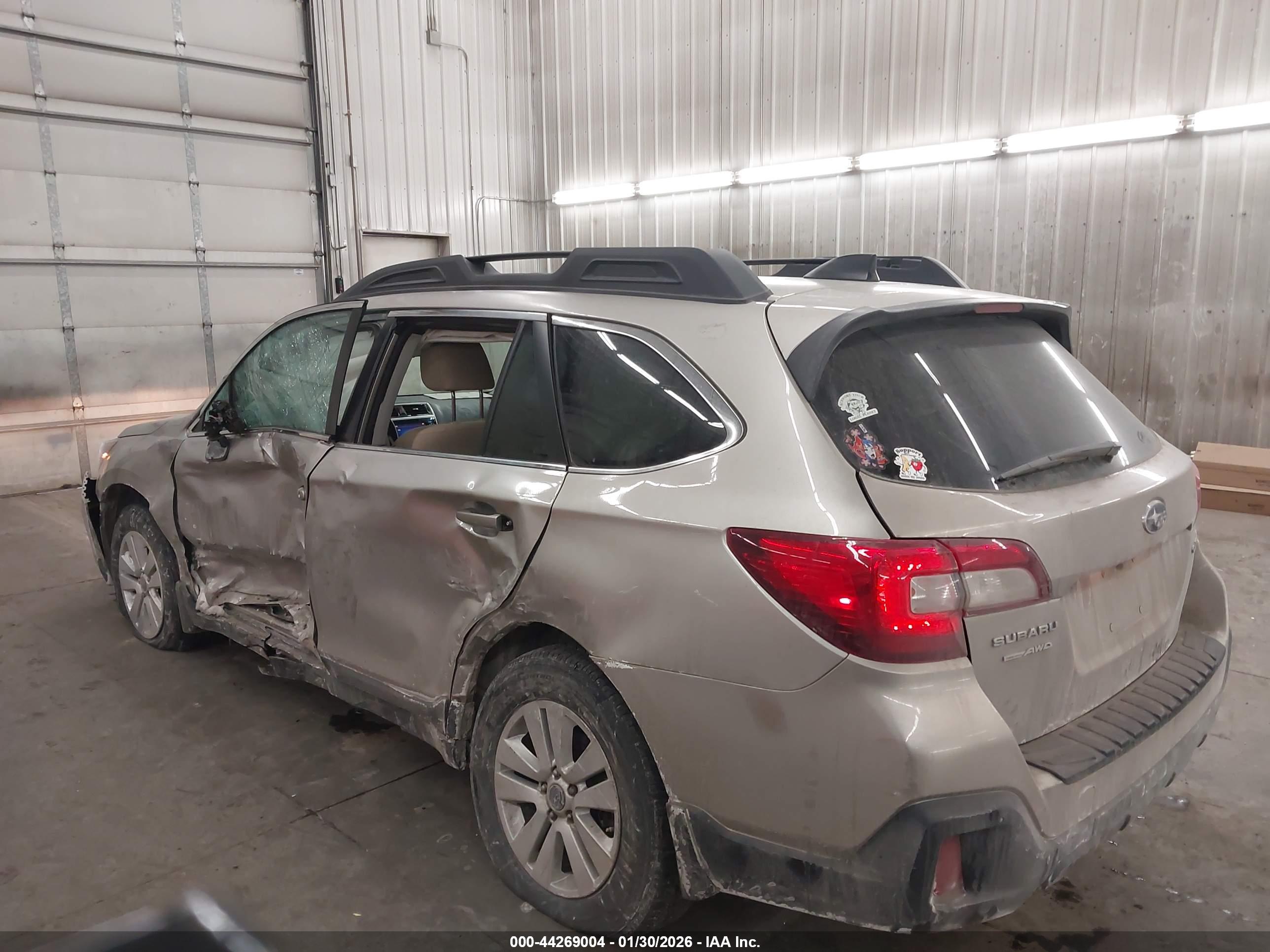 SUBARU OUTBACK image 3
