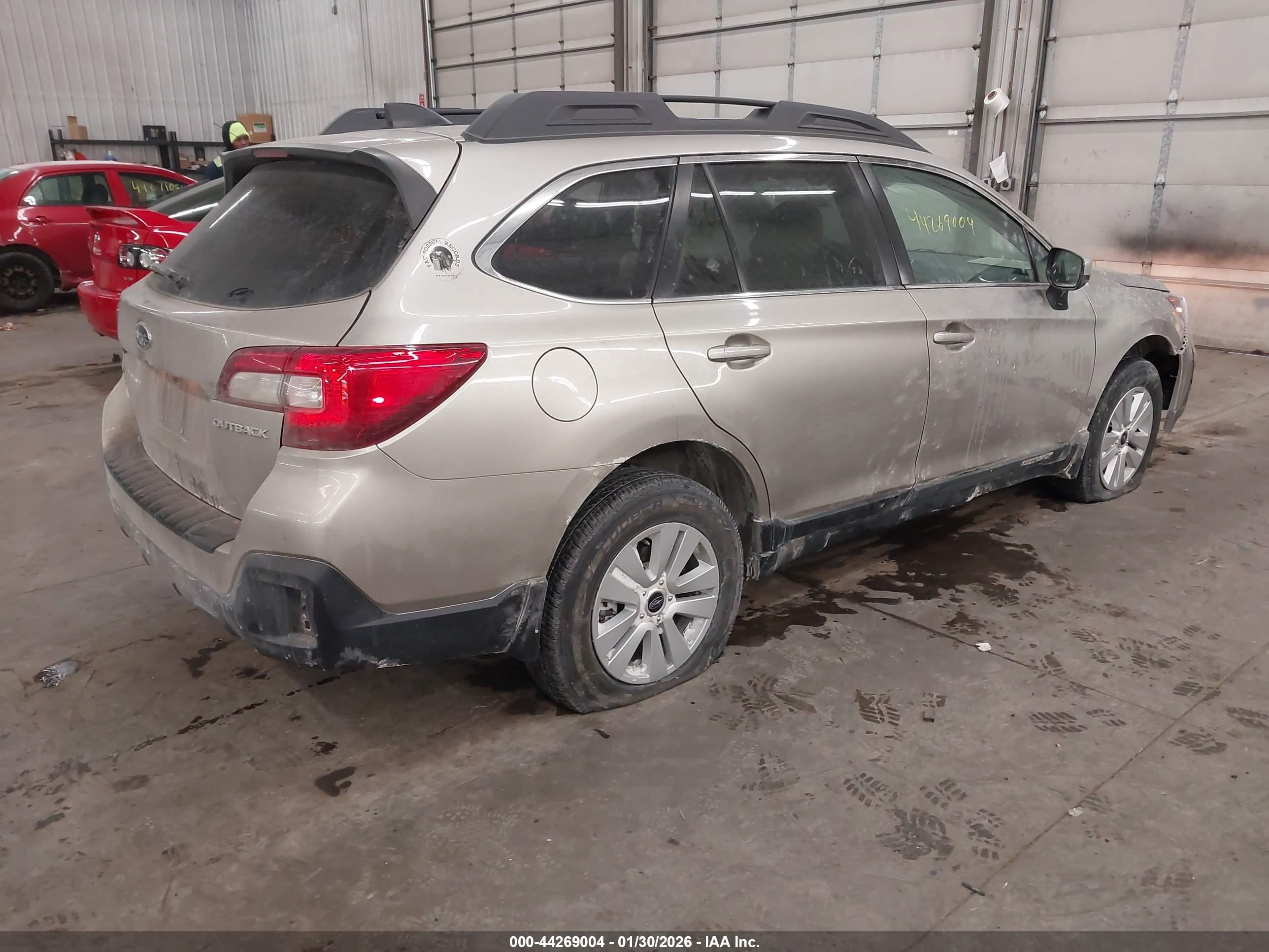 SUBARU OUTBACK image 4