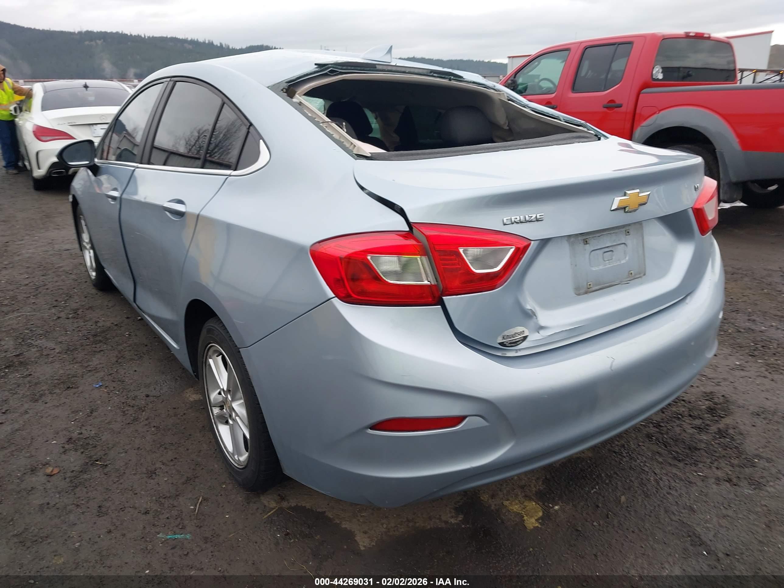 CHEVROLET CRUZE image 3