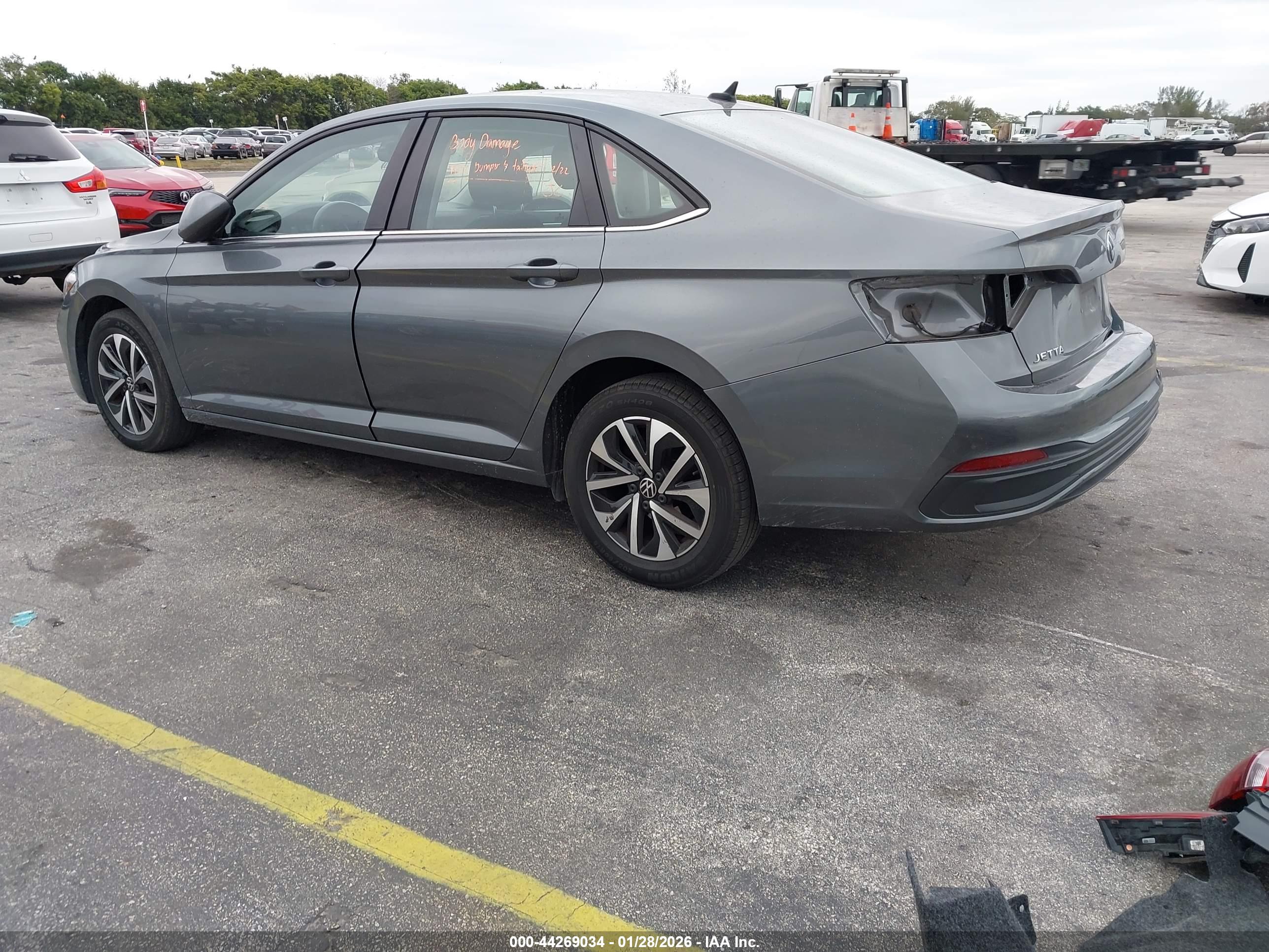 VOLKSWAGEN JETTA image 3