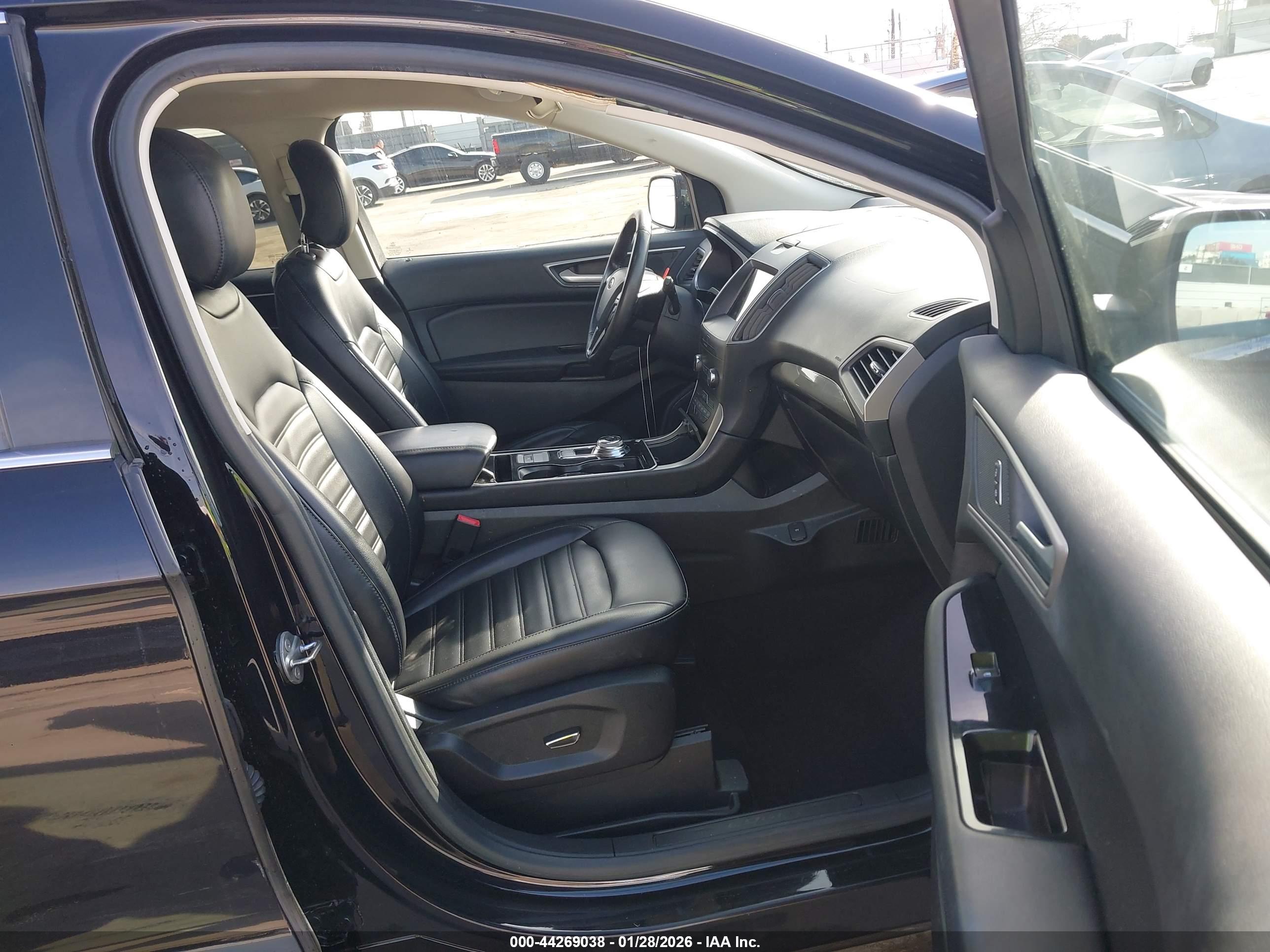 FORD EDGE image 5