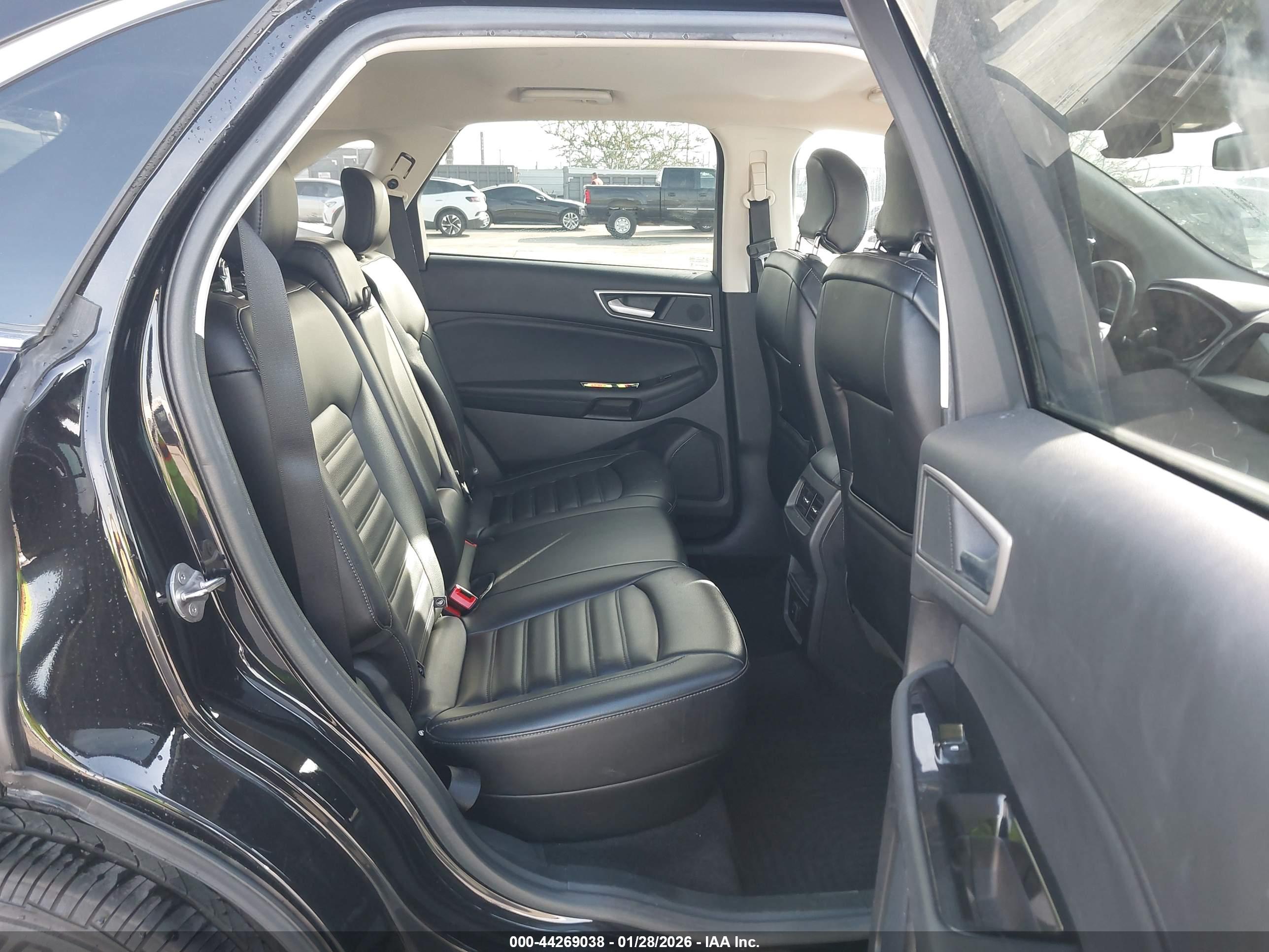 FORD EDGE image 8