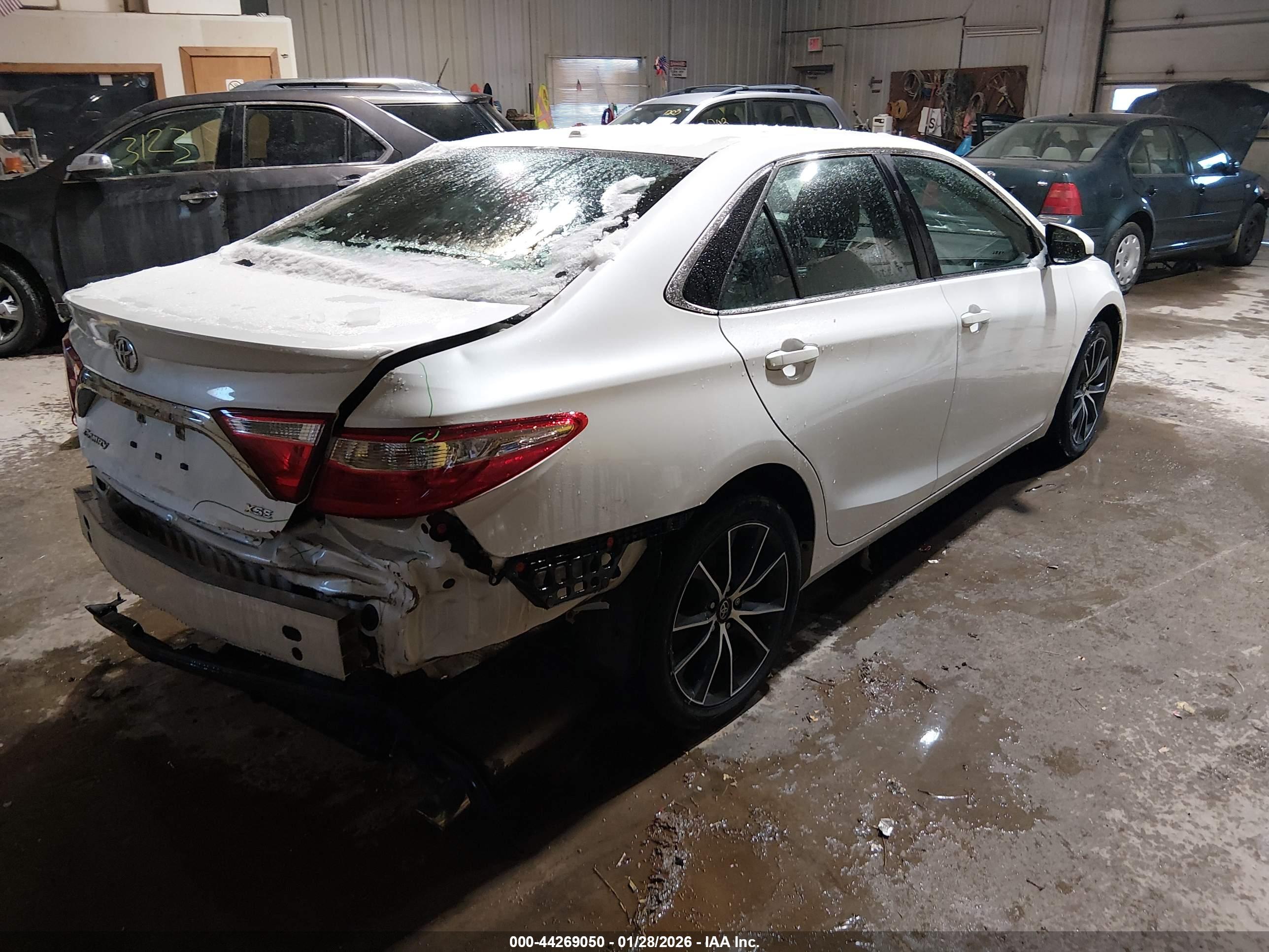 TOYOTA CAMRY image 4