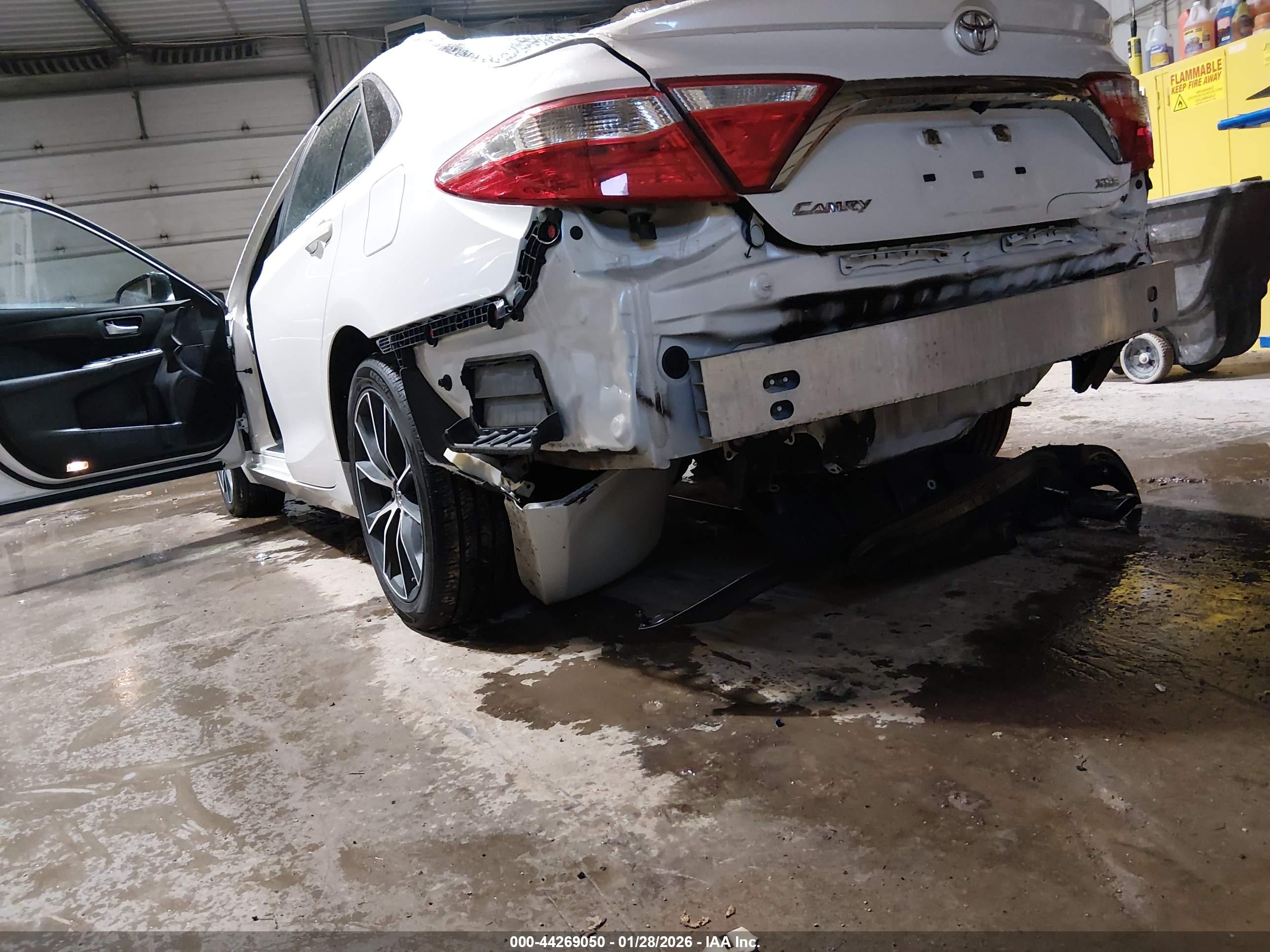 TOYOTA CAMRY image 6