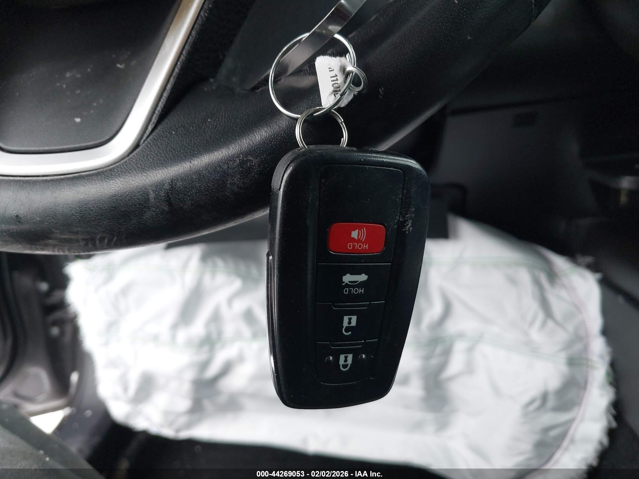 TOYOTA CAMRY image 11