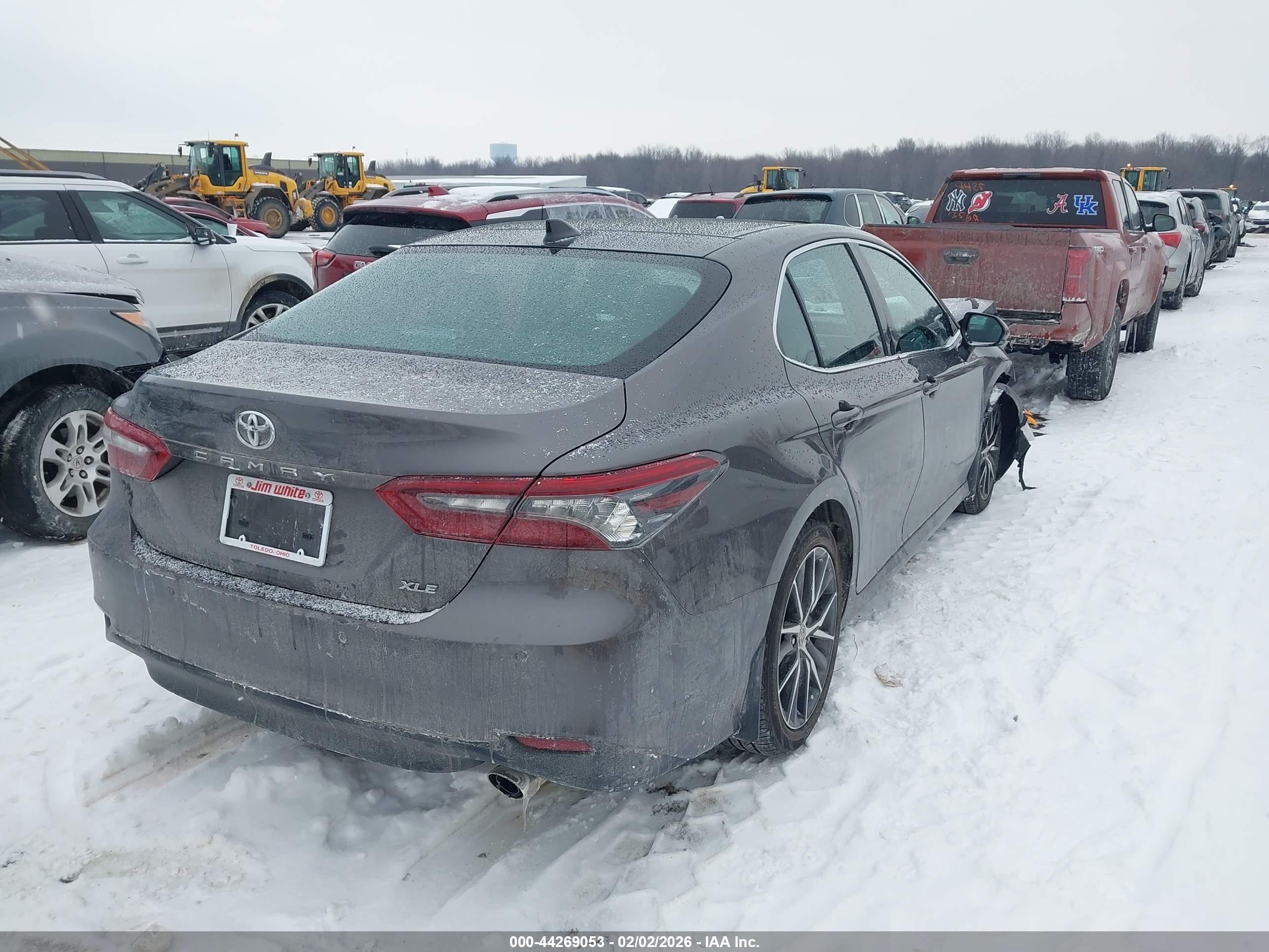 TOYOTA CAMRY image 4