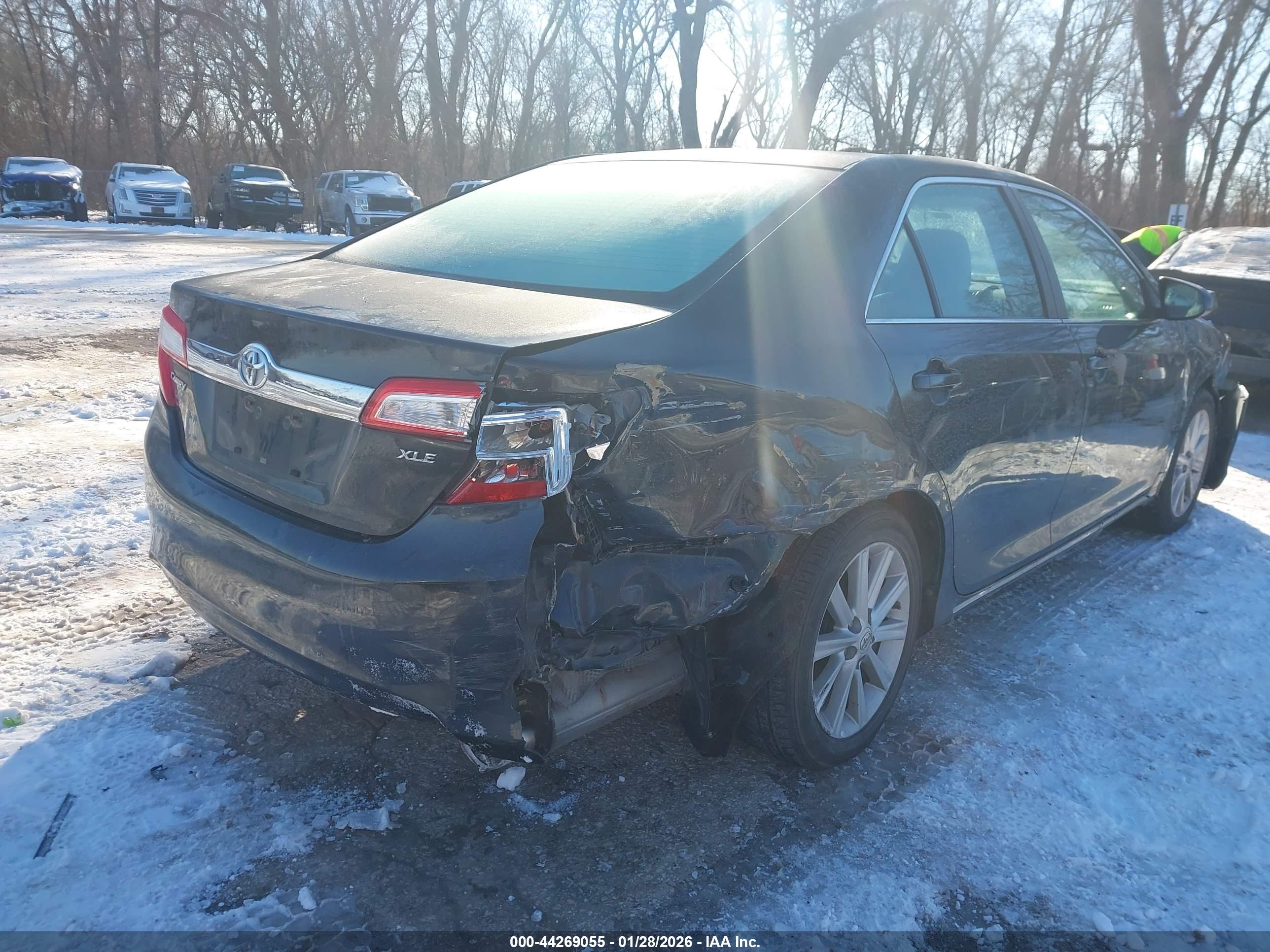 TOYOTA CAMRY image 4