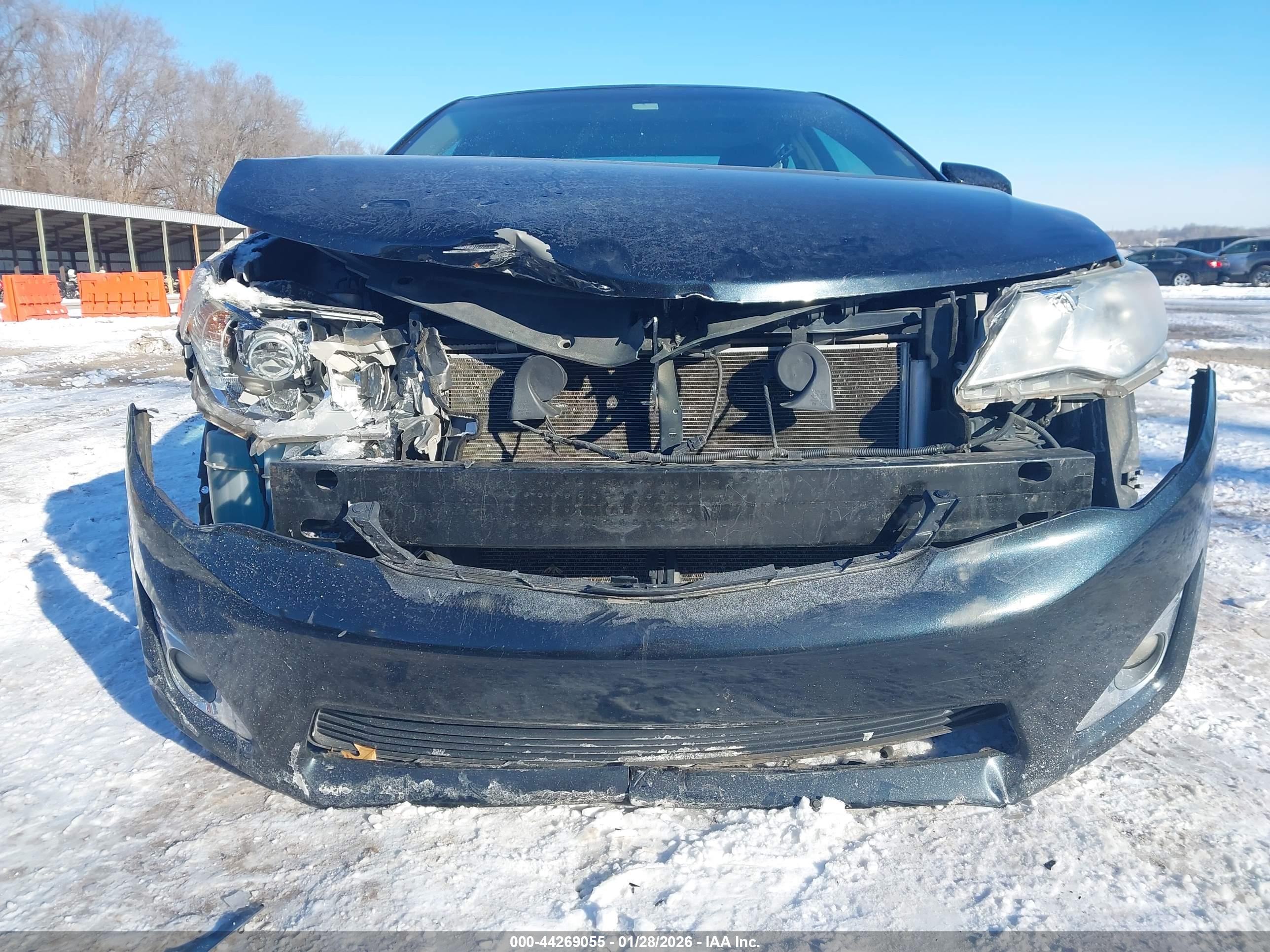 TOYOTA CAMRY image 6