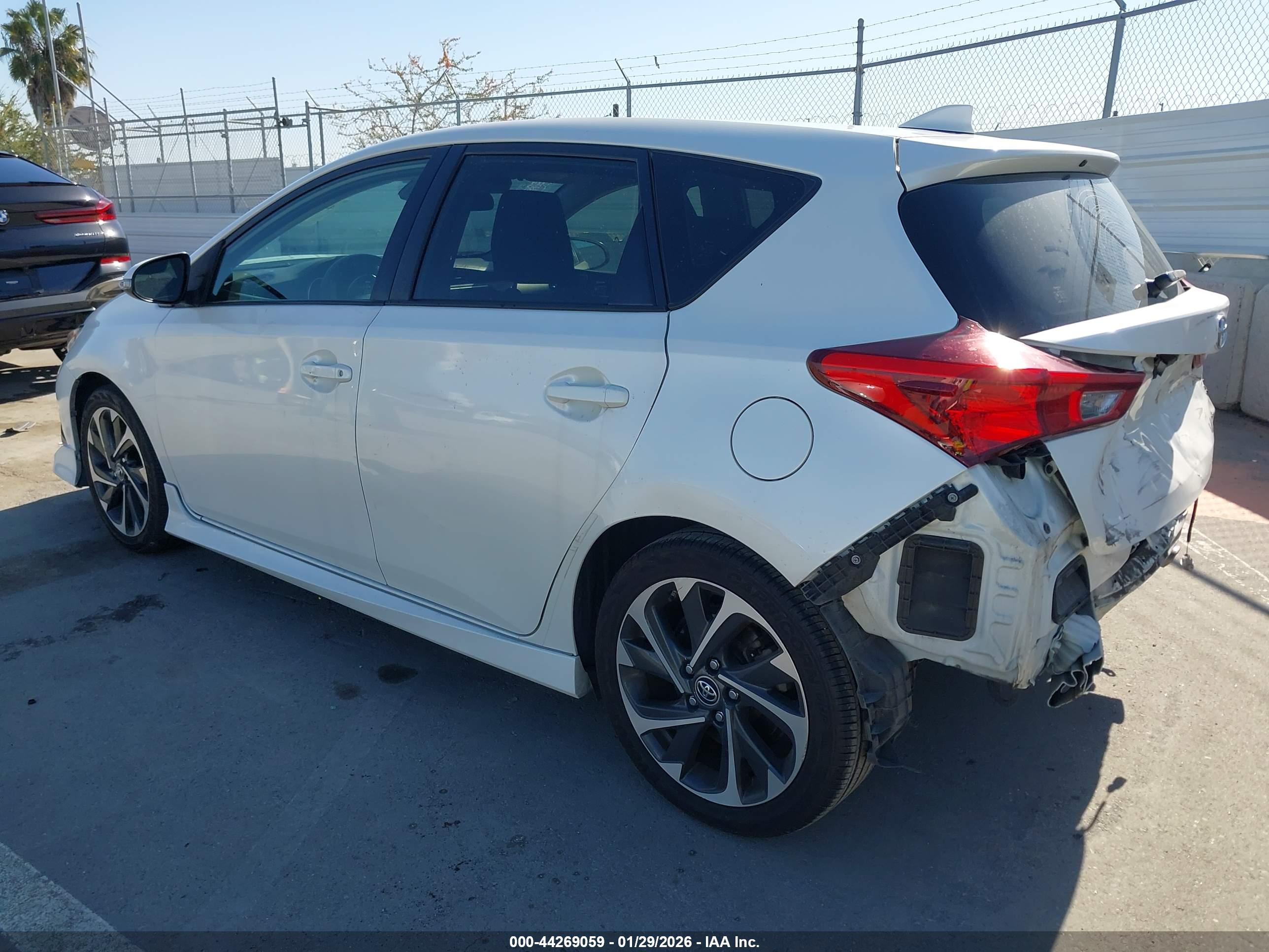 TOYOTA COROLLA image 3