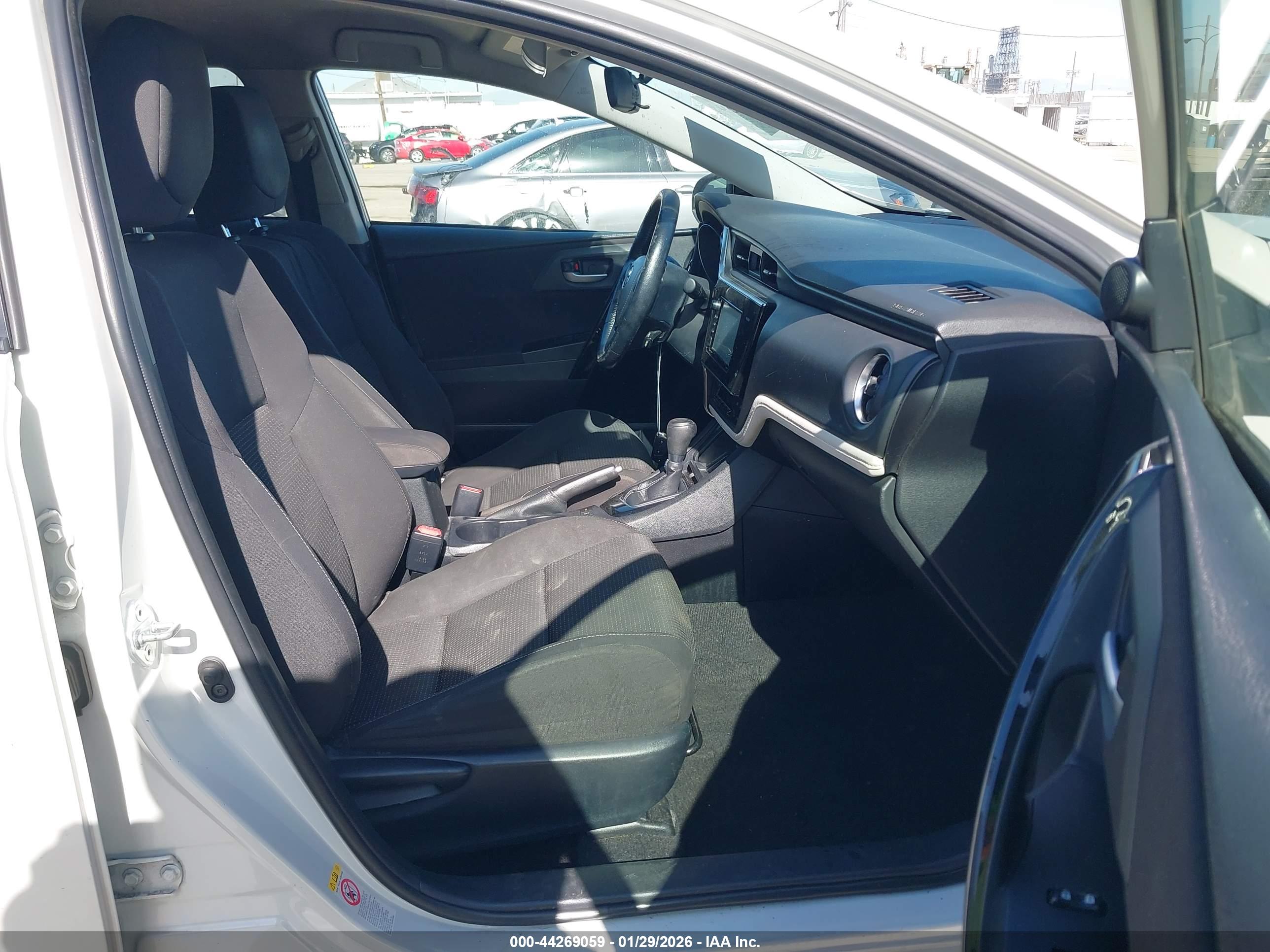 TOYOTA COROLLA image 5