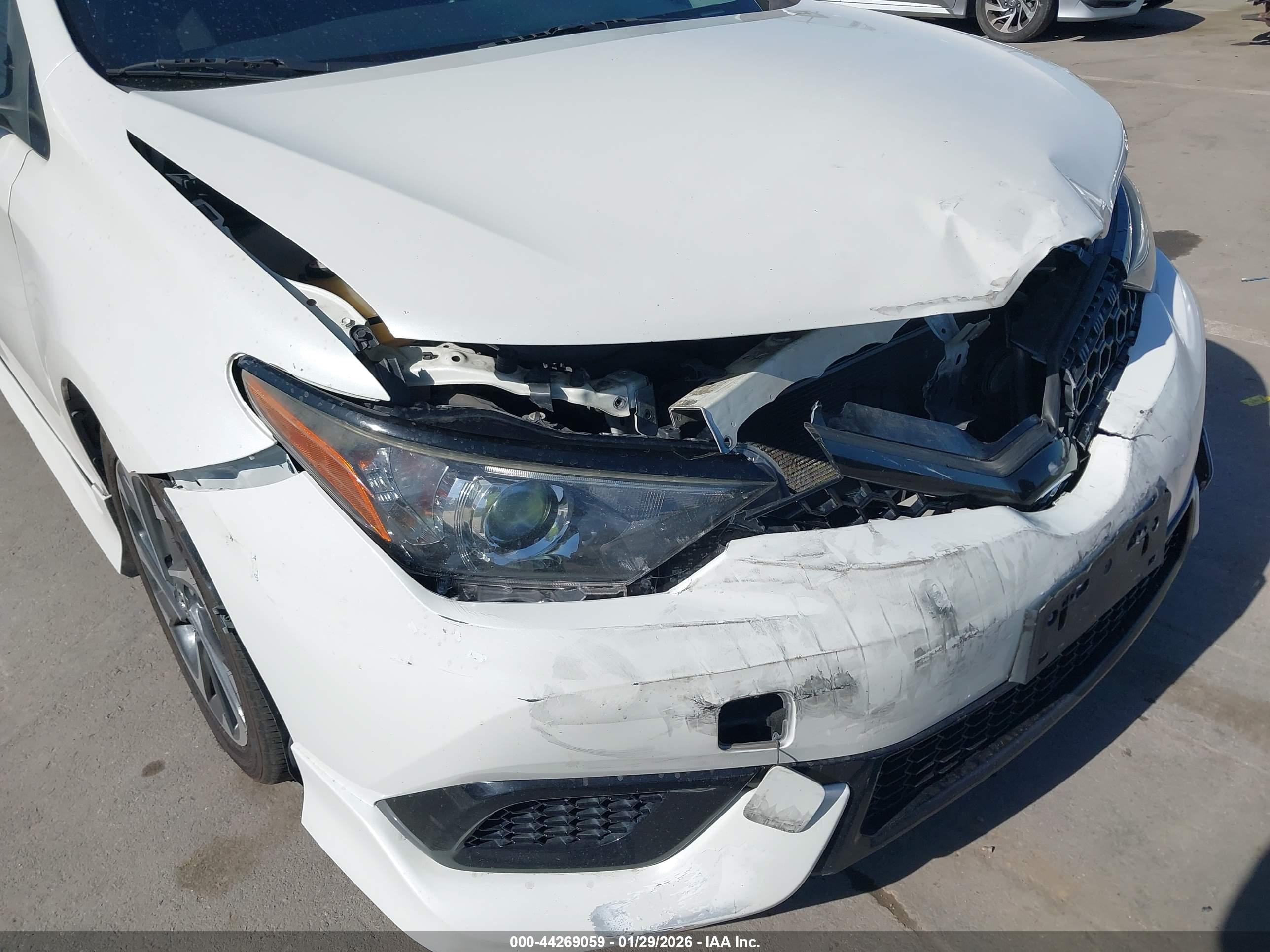 TOYOTA COROLLA image 6