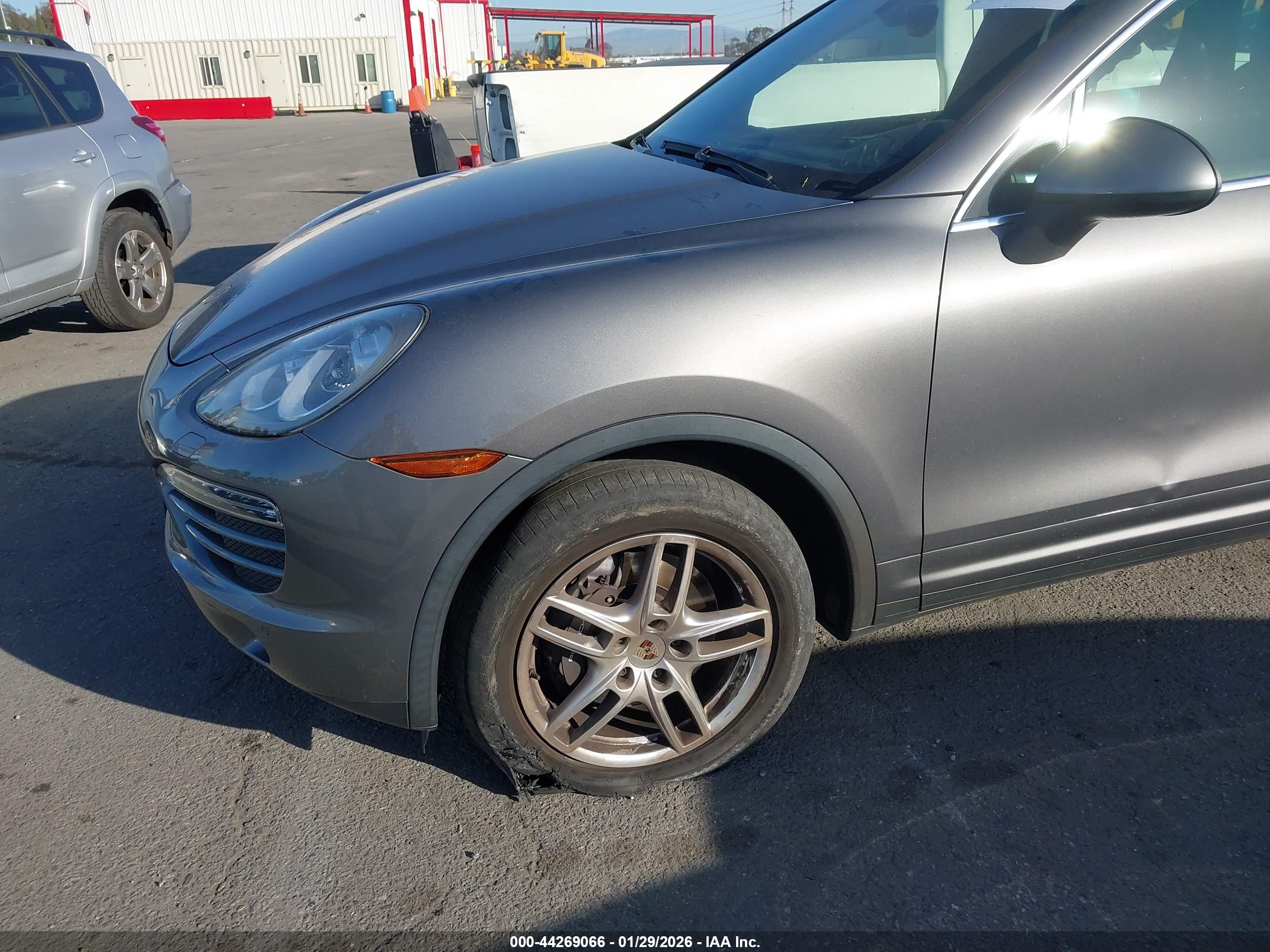 PORSCHE CAYENNE image 6