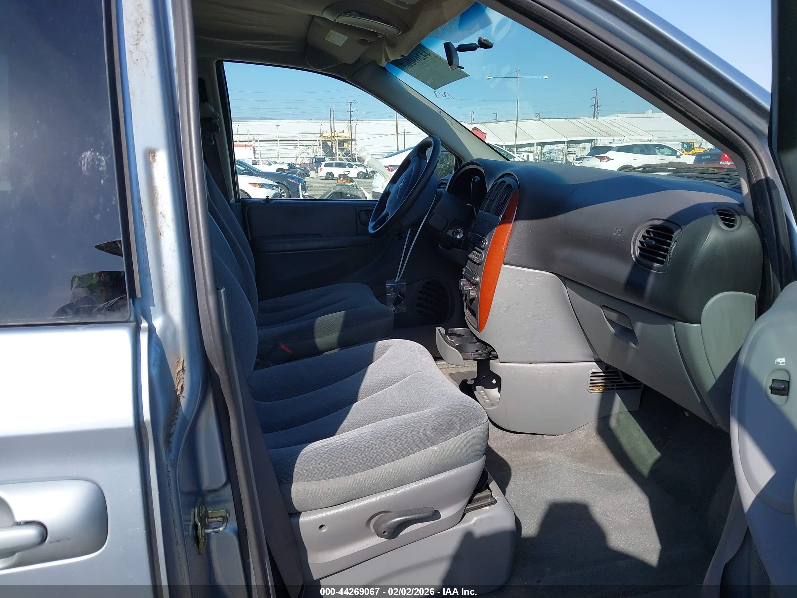 CHRYSLER TOWN image 5