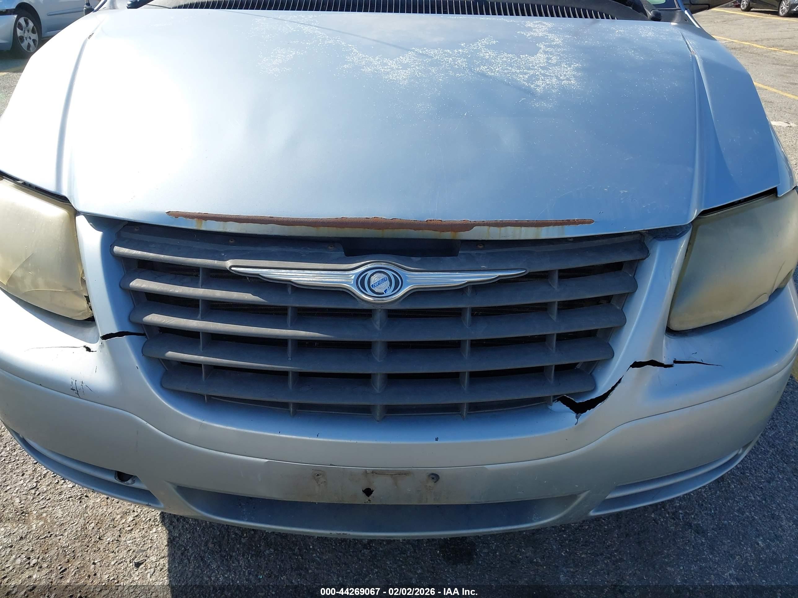 CHRYSLER TOWN image 6