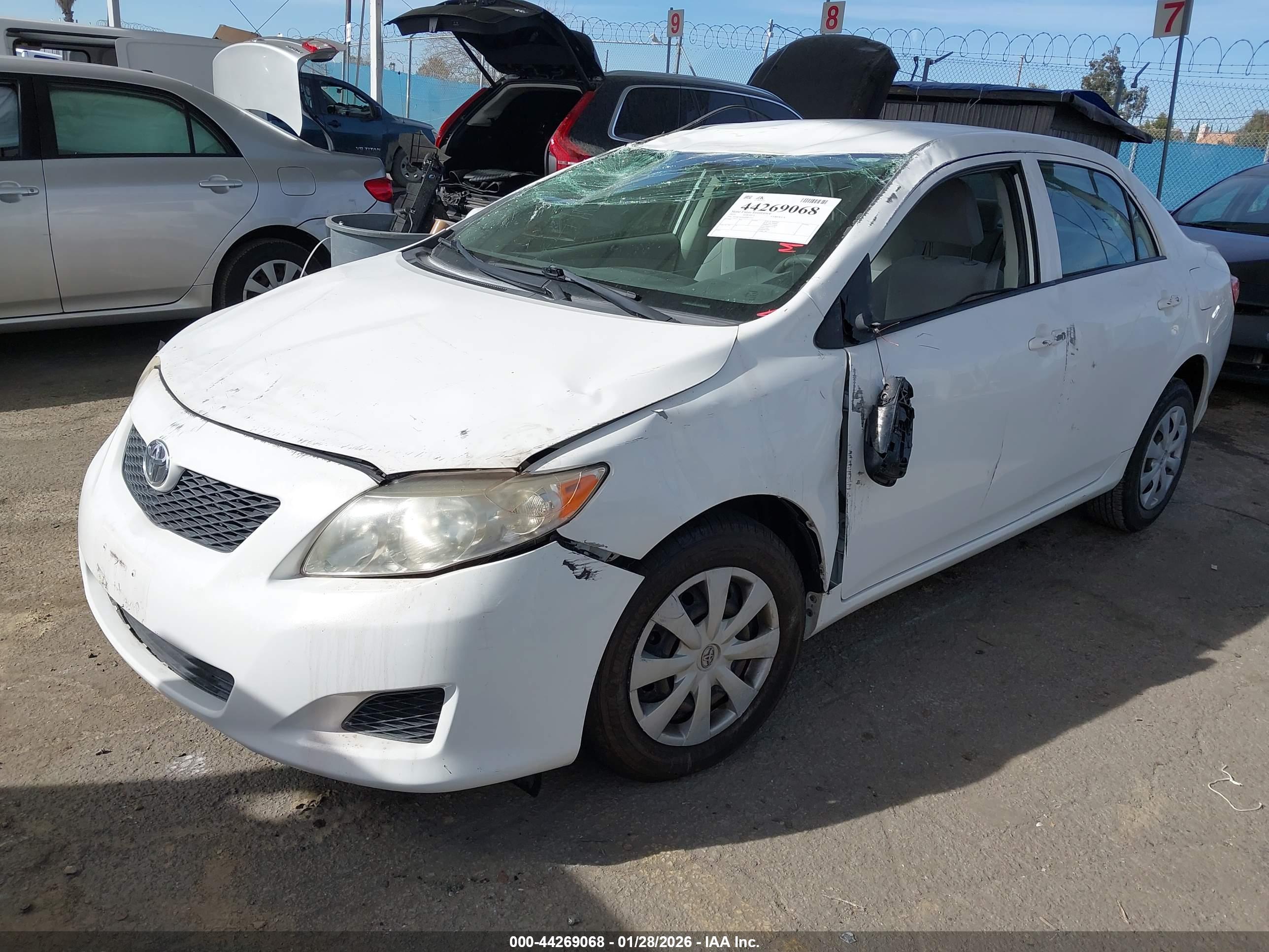 TOYOTA COROLLA image 2