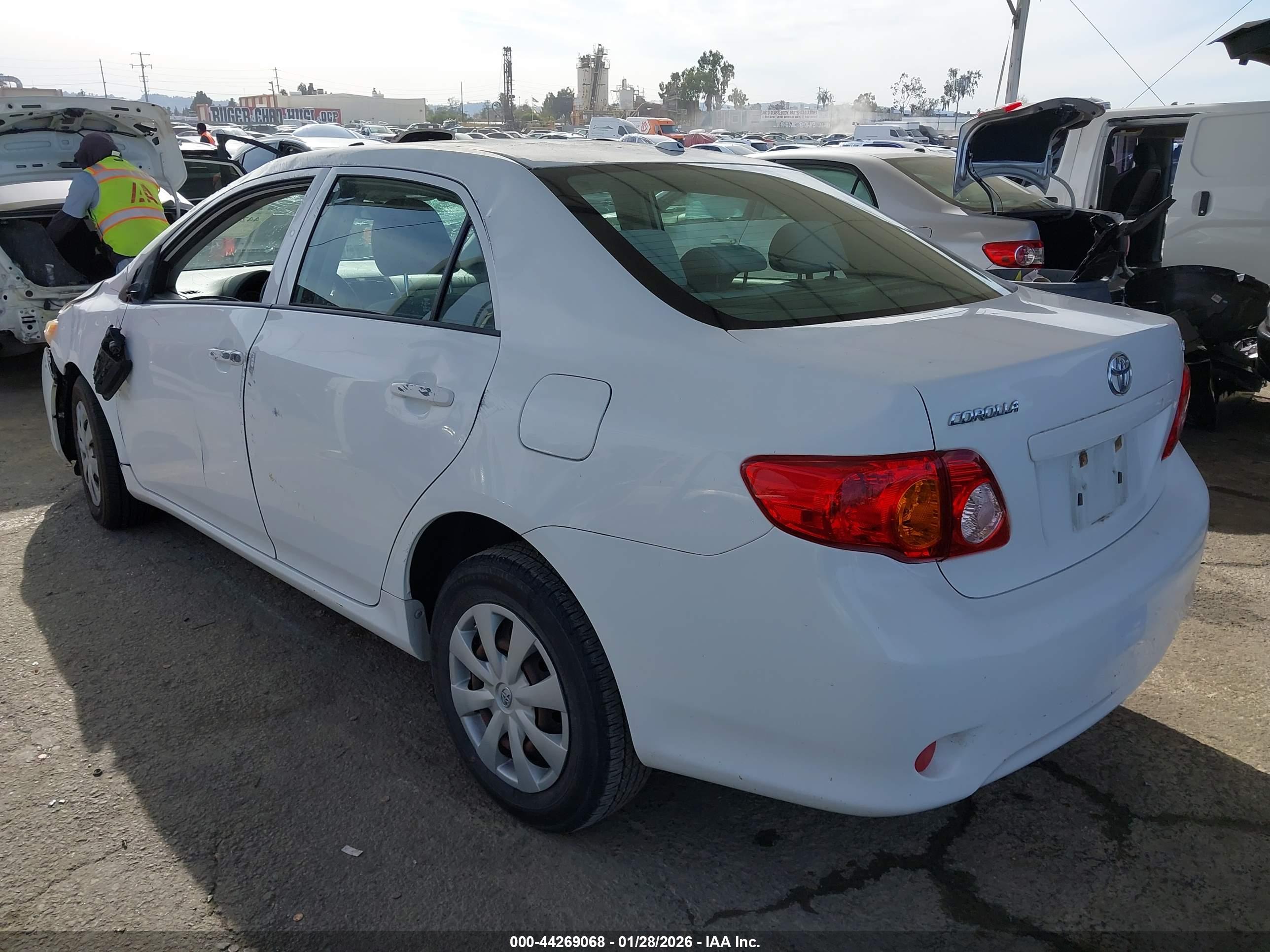 TOYOTA COROLLA image 3
