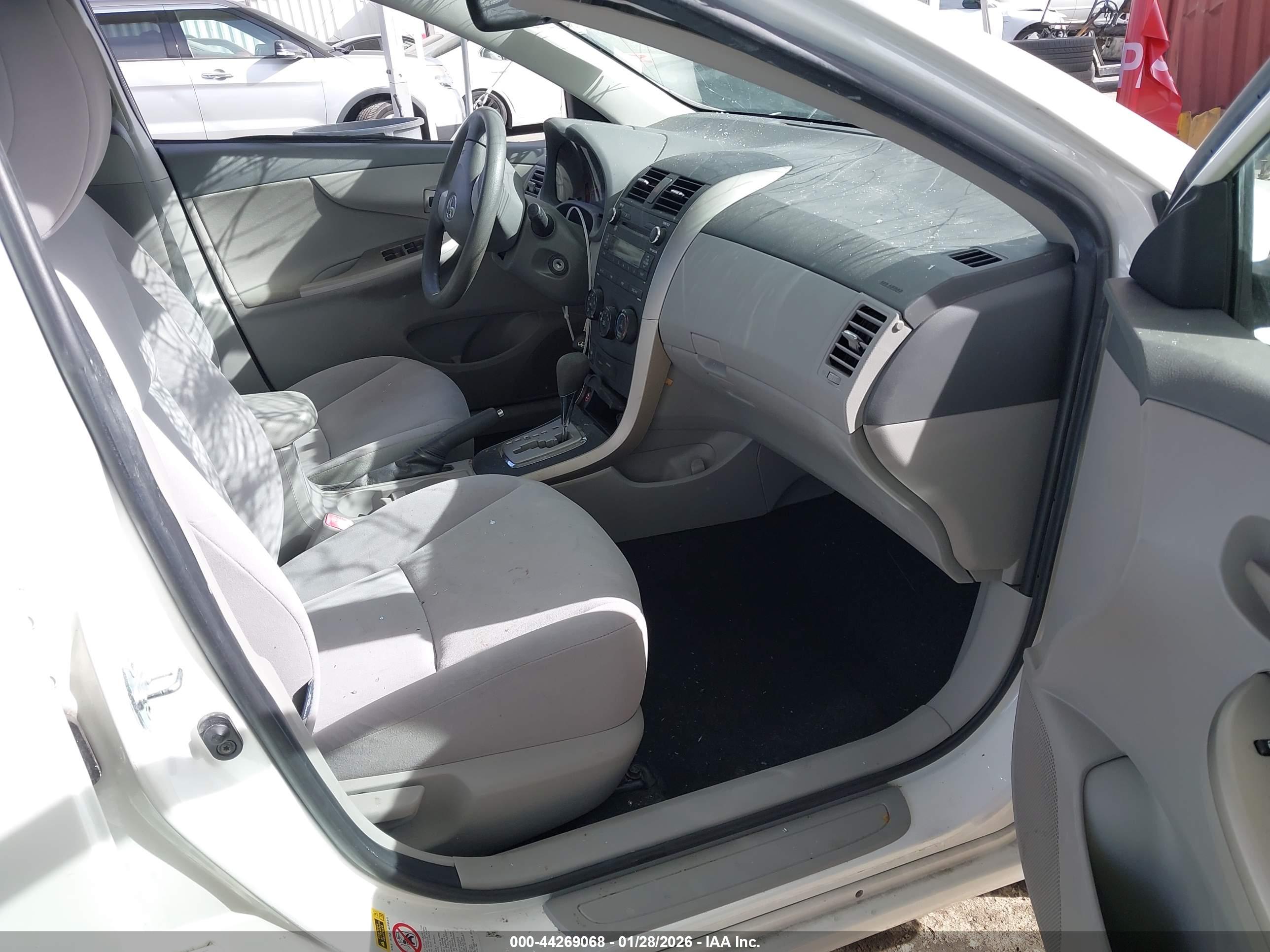 TOYOTA COROLLA image 5